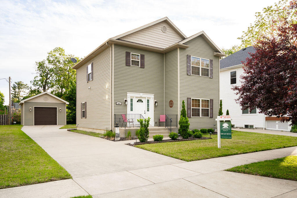 317 Monroe Street South Haven MI 49090