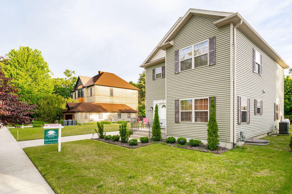 317 Monroe Street South Haven MI 49090