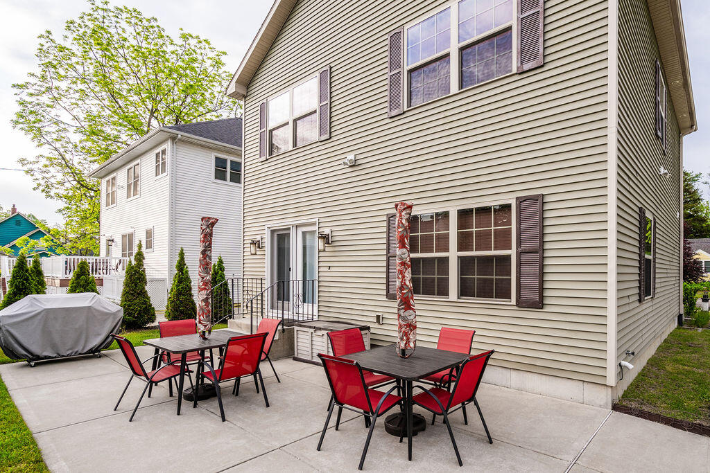 317 Monroe Street South Haven MI 49090