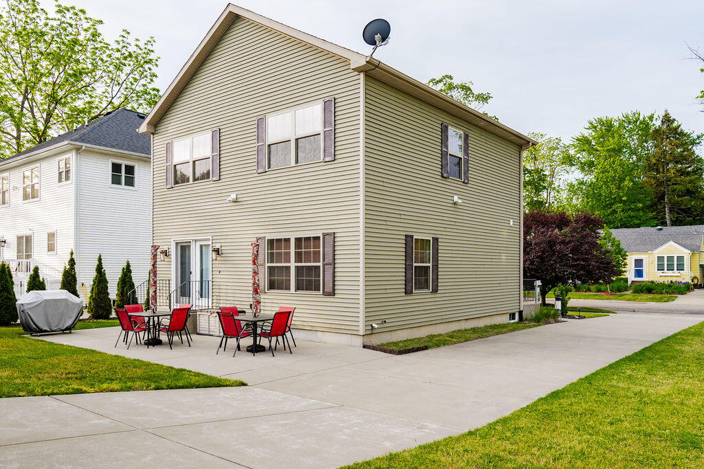 317 Monroe Street South Haven MI 49090