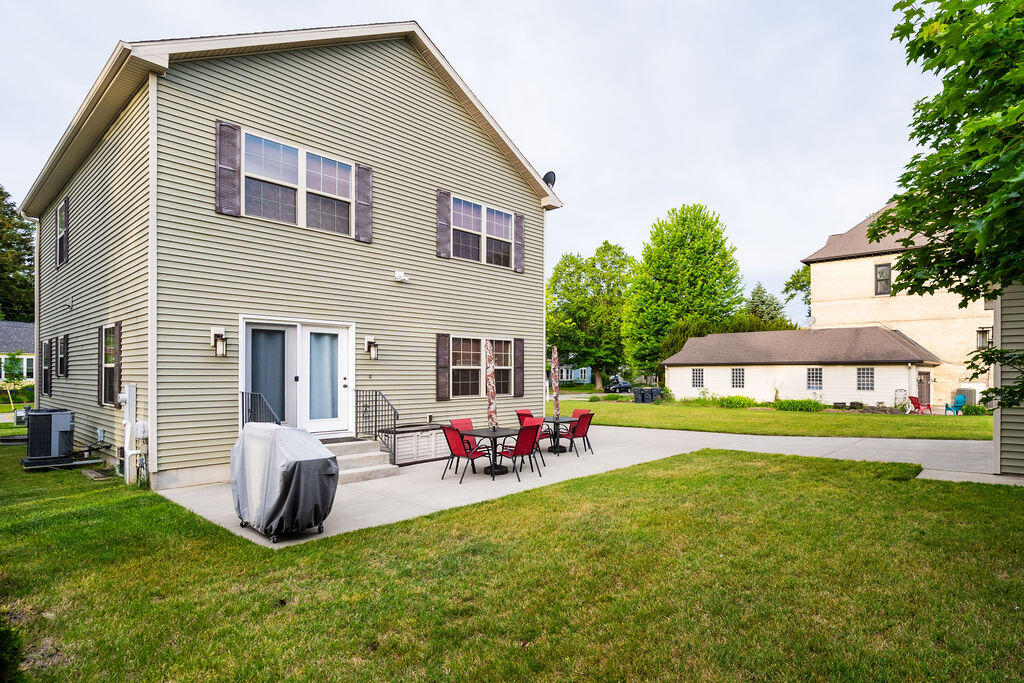 317 Monroe Street South Haven MI 49090