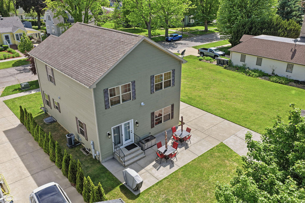317 Monroe Street South Haven MI 49090