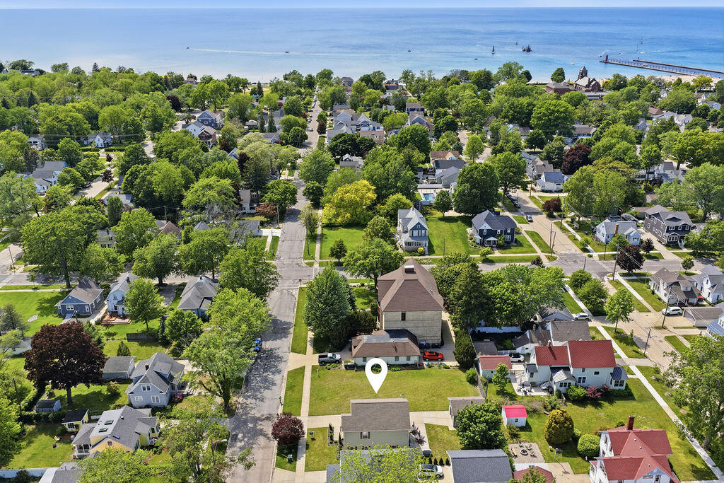 317 Monroe Street South Haven MI 49090