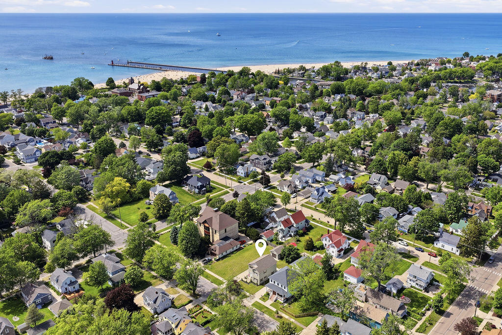 317 Monroe Street South Haven MI 49090