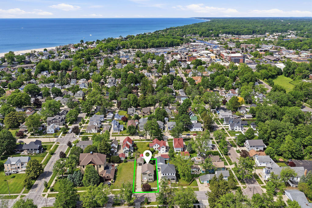 317 Monroe Street South Haven MI 49090