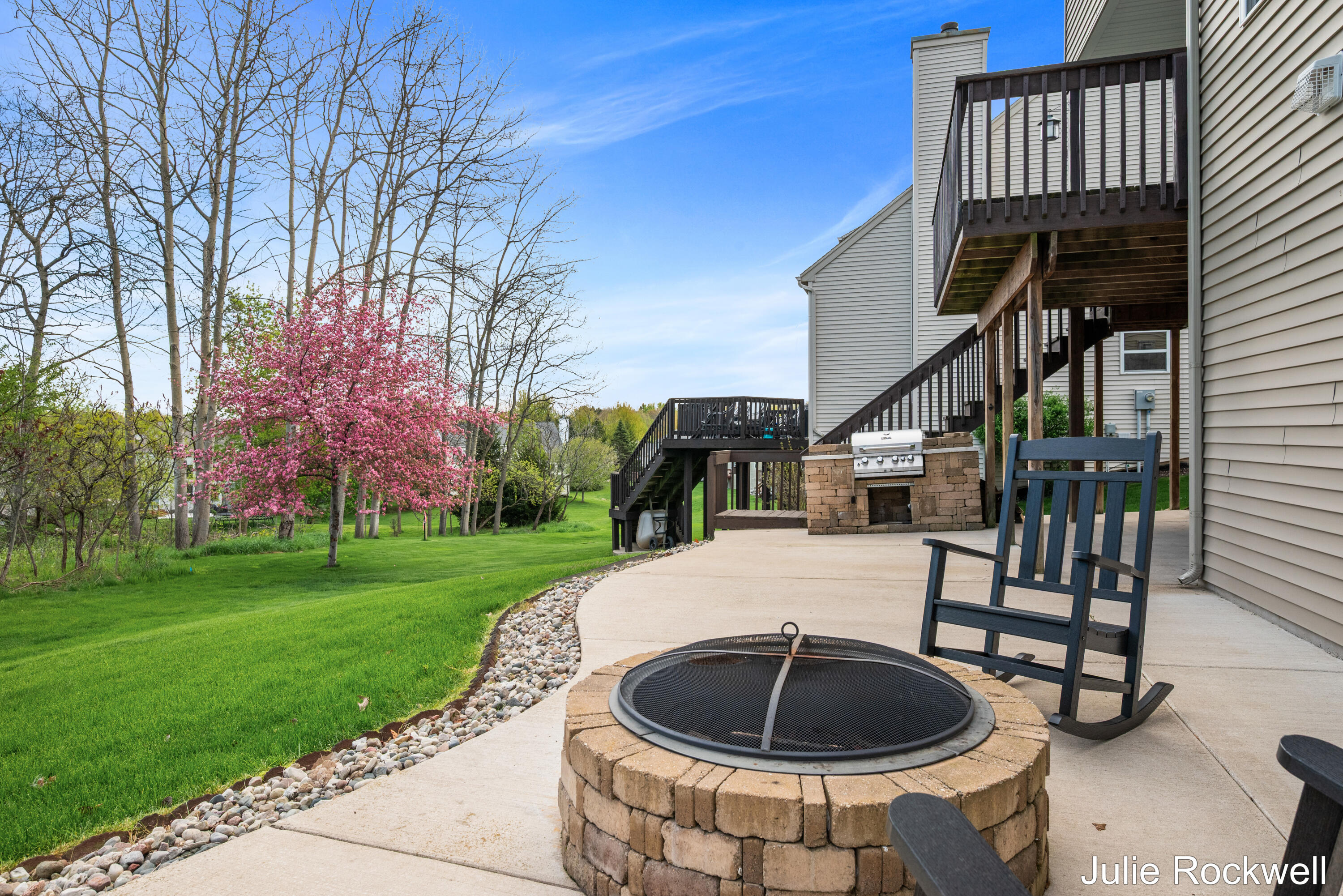 473 Orchard Drive NE Rockford MI 49341