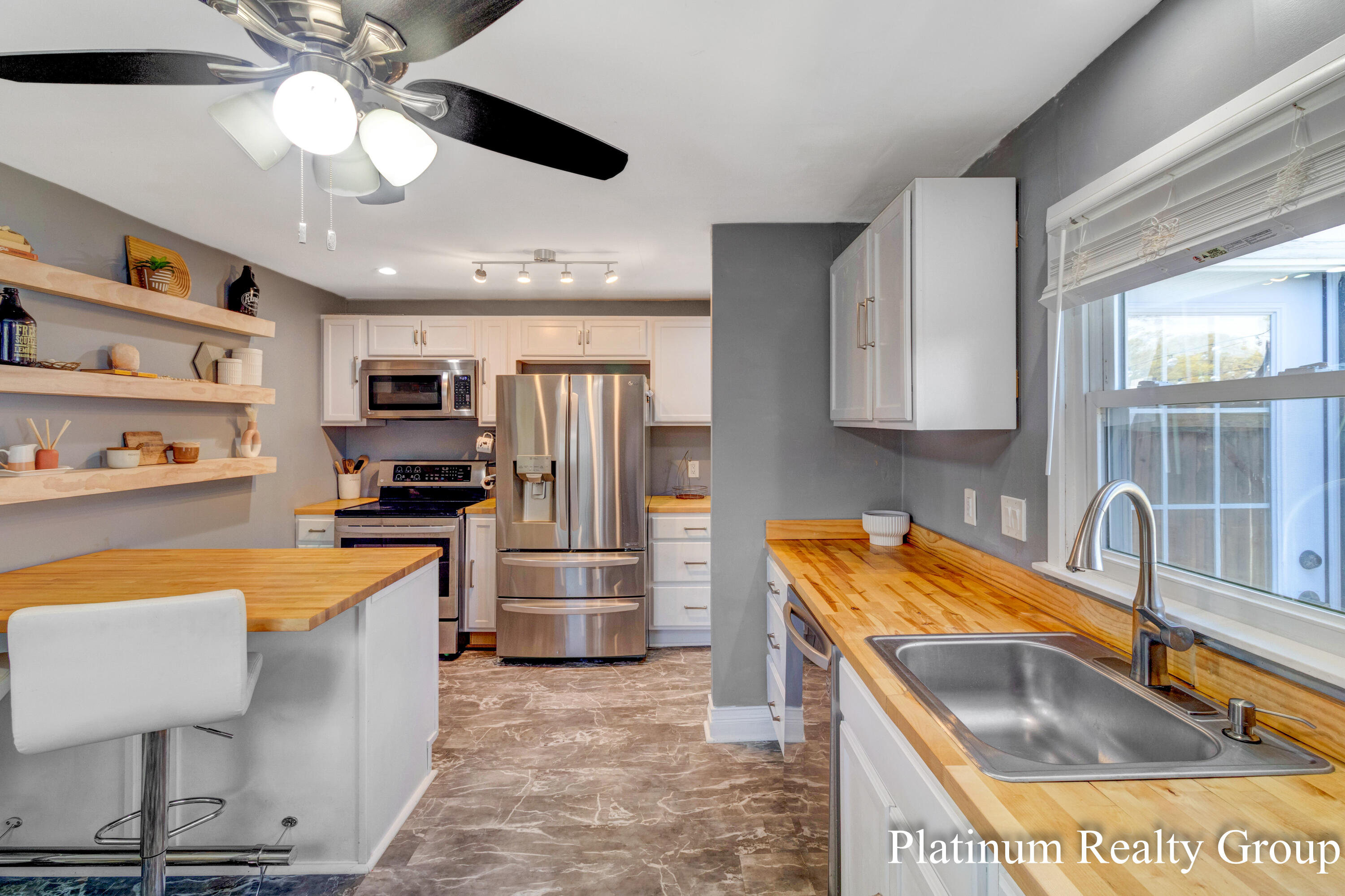 2390 Greenwood Street Muskegon MI 49441