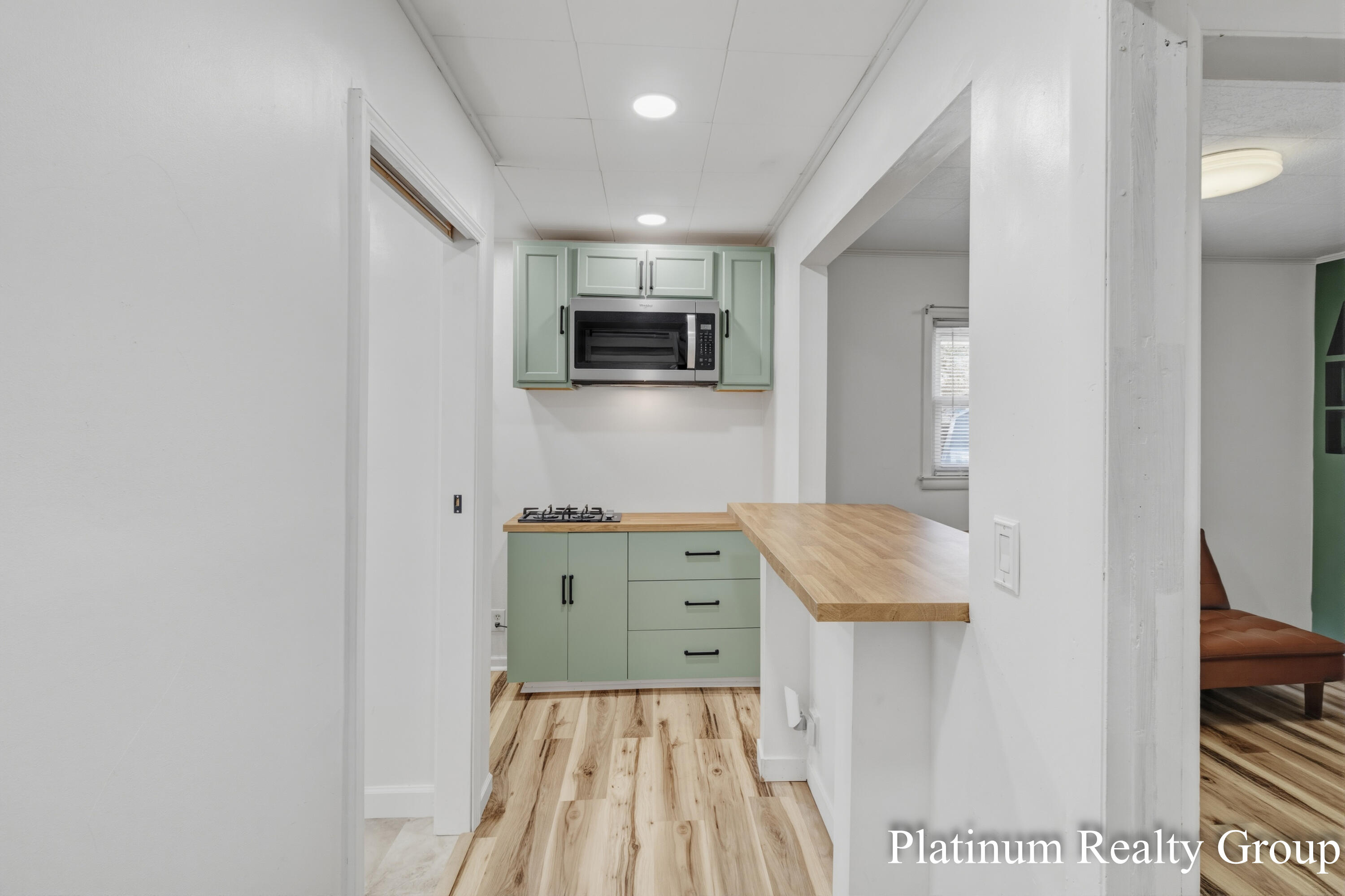 2390 Greenwood Street Muskegon MI 49441