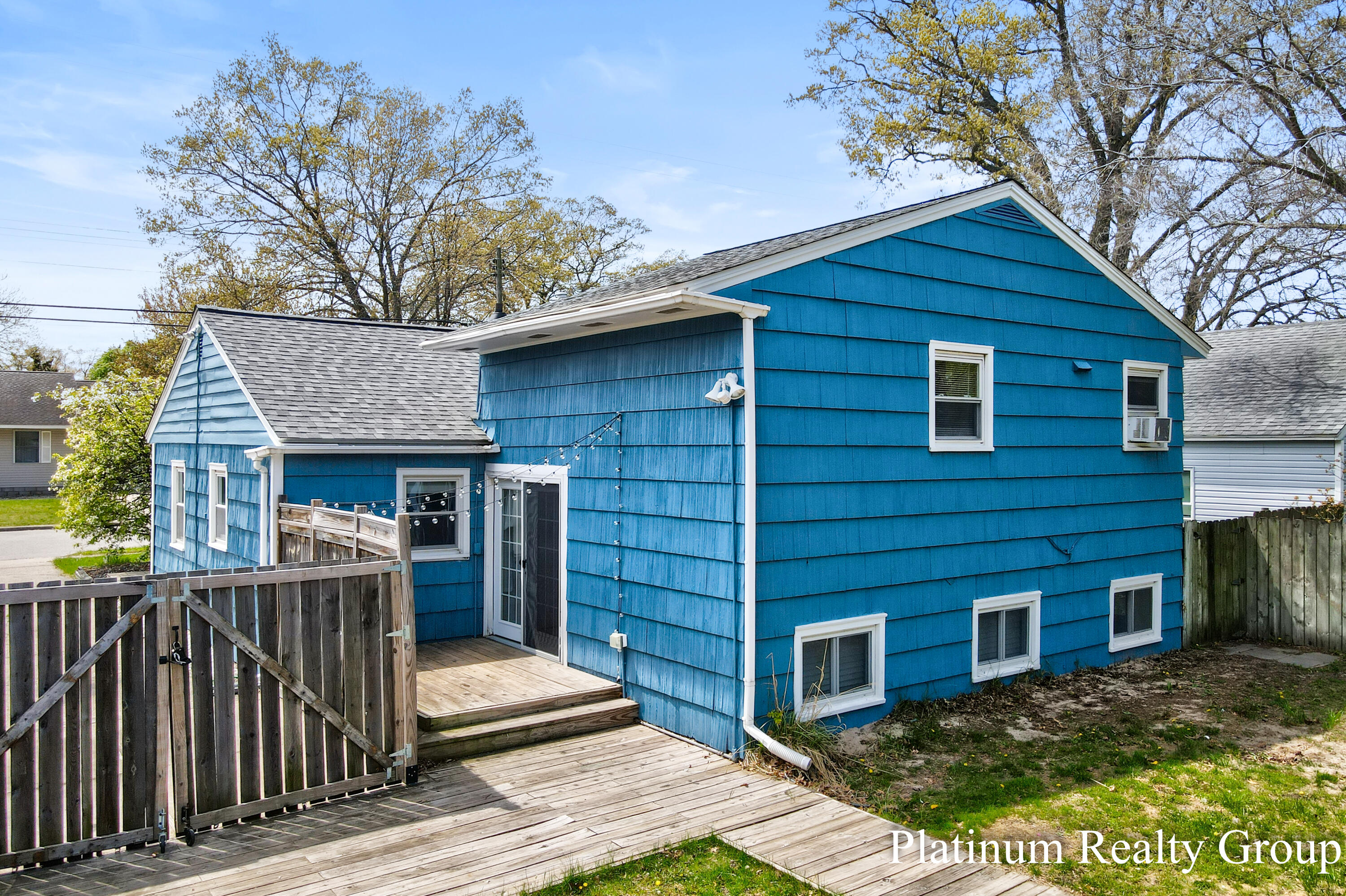 2390 Greenwood Street Muskegon MI 49441