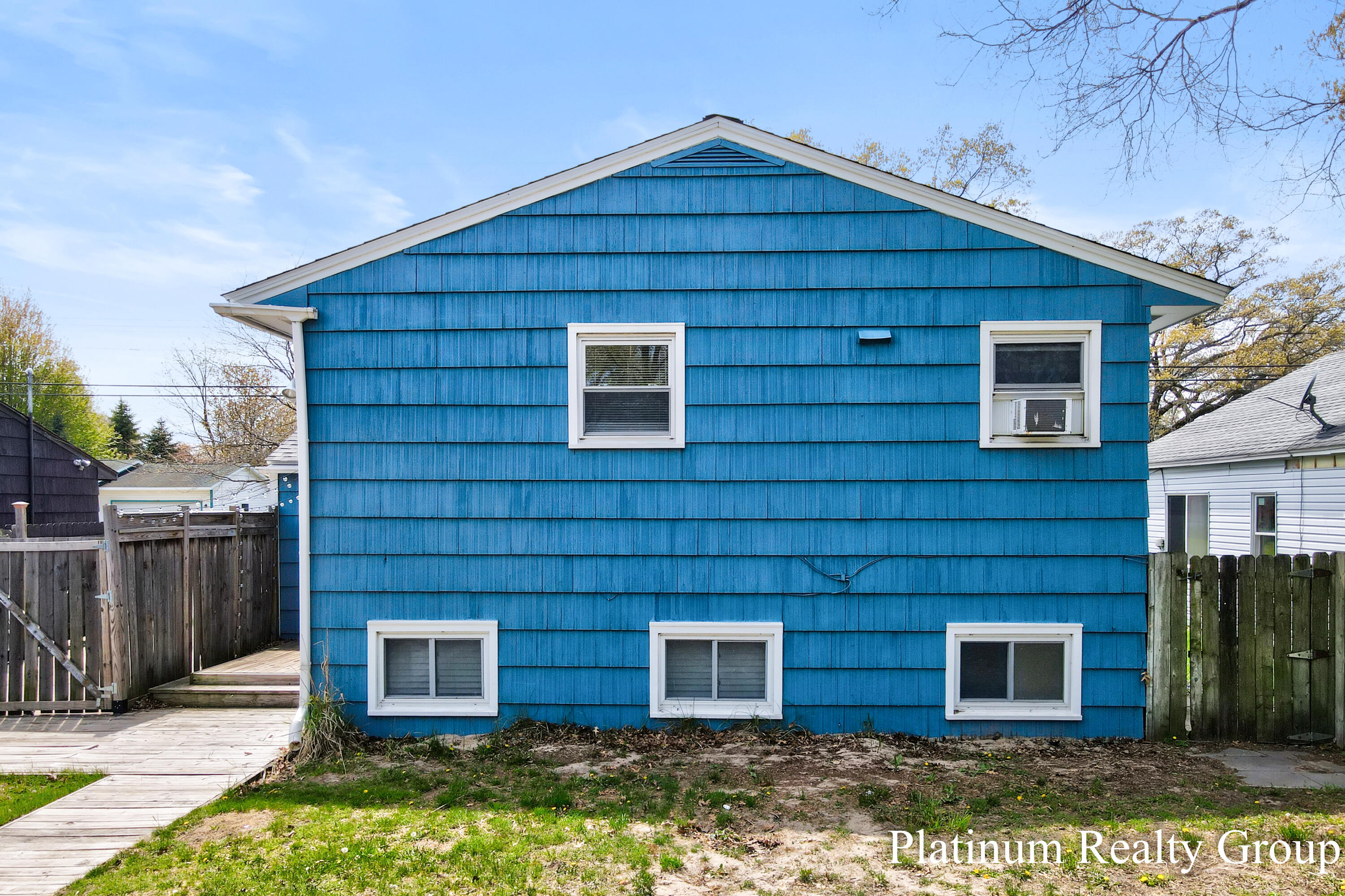 2390 Greenwood Street Muskegon MI 49441