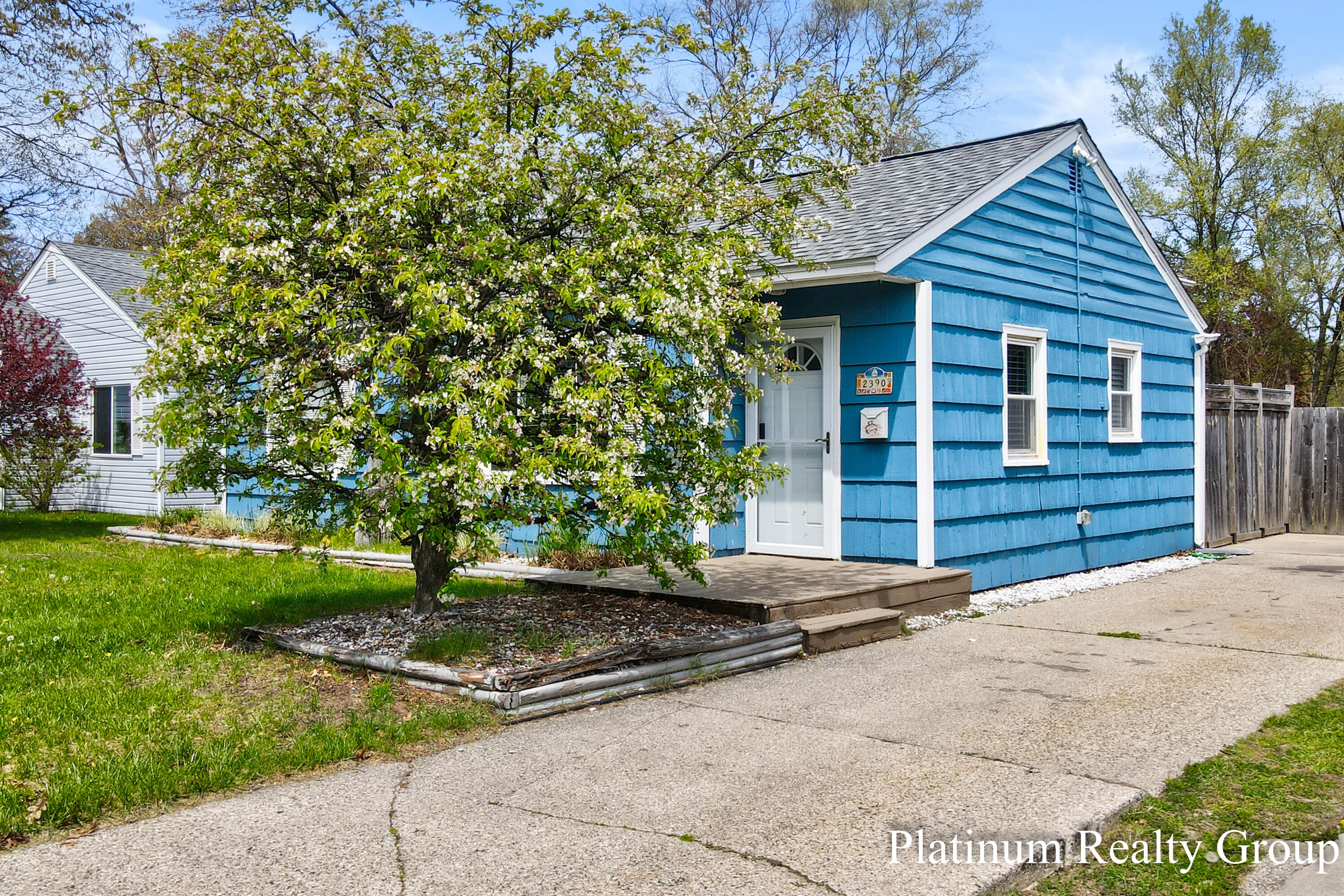 2390 Greenwood Street Muskegon MI 49441