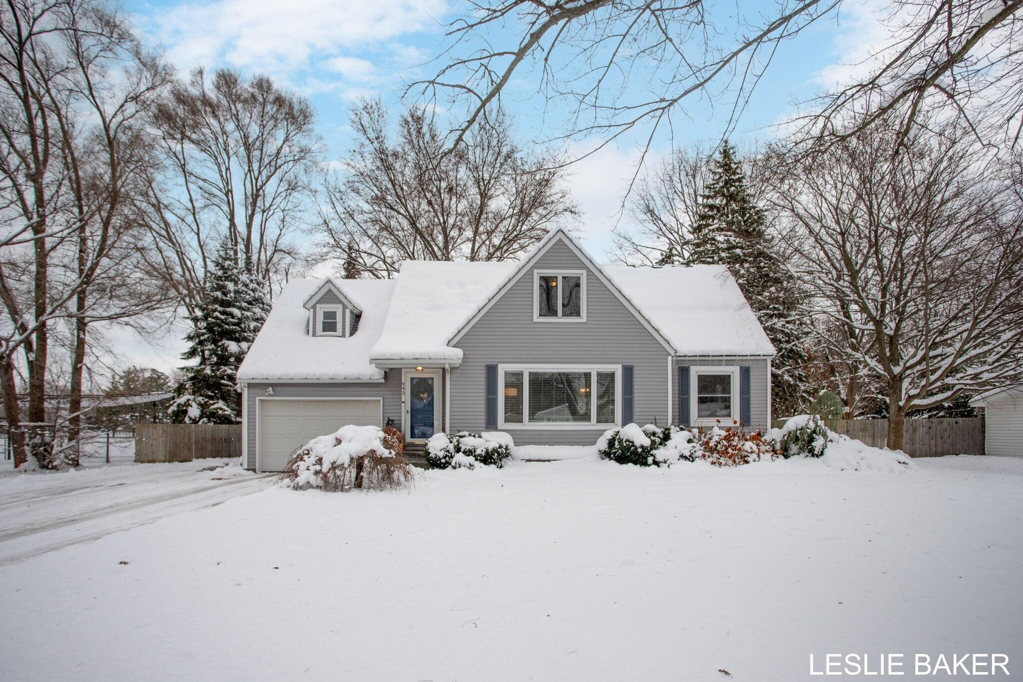 943 College Avenue Holland MI 49423