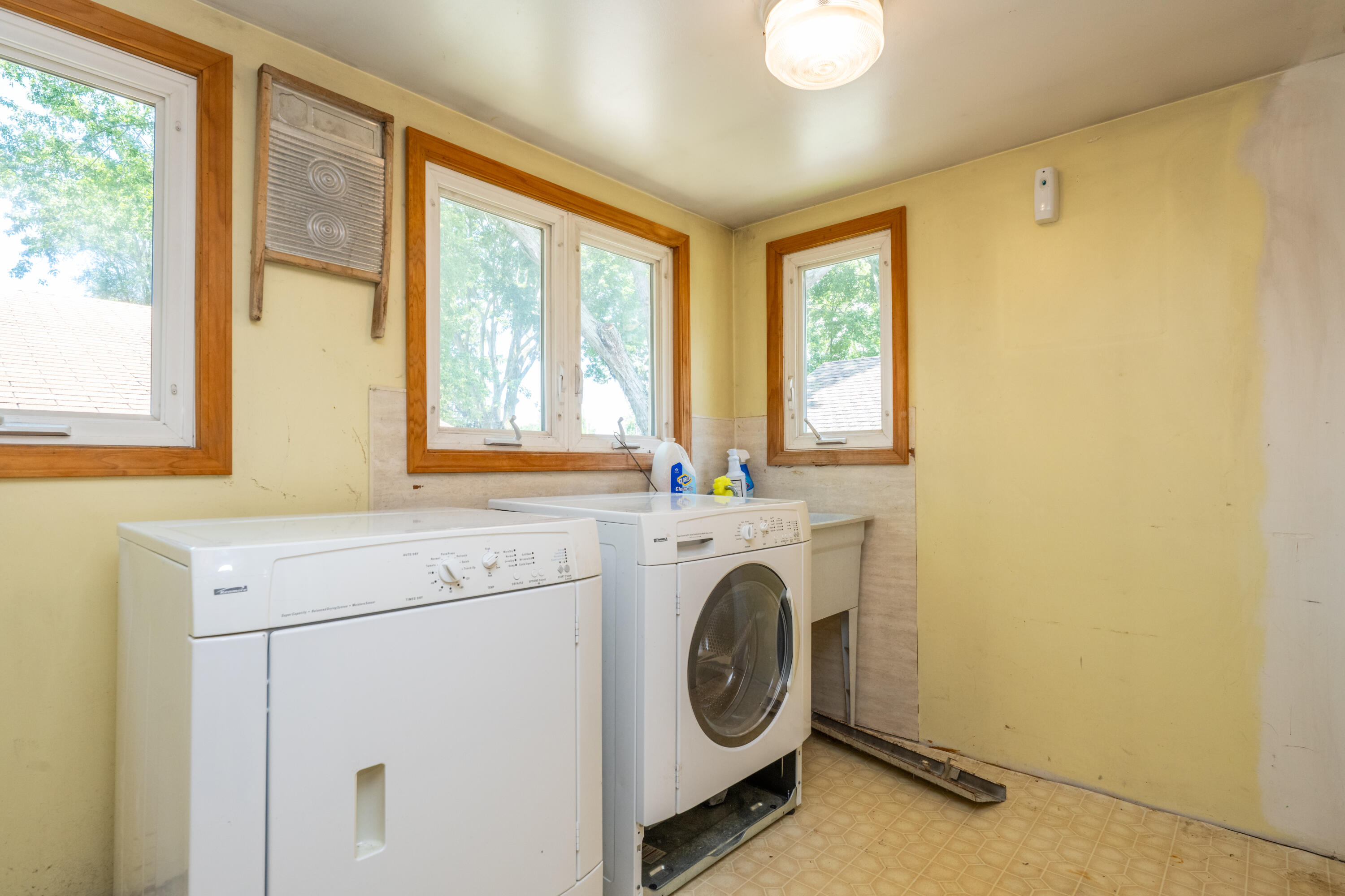 135 W St Joseph Street Coloma MI 49038