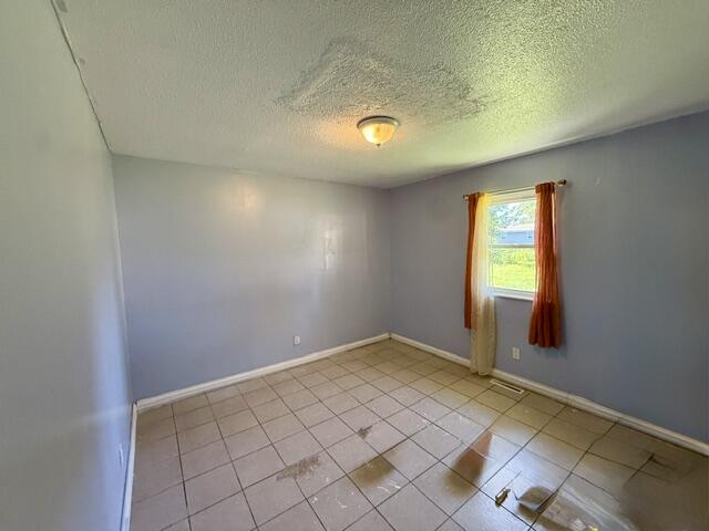 2431 Lawrence Drive Benton Harbor MI 49022