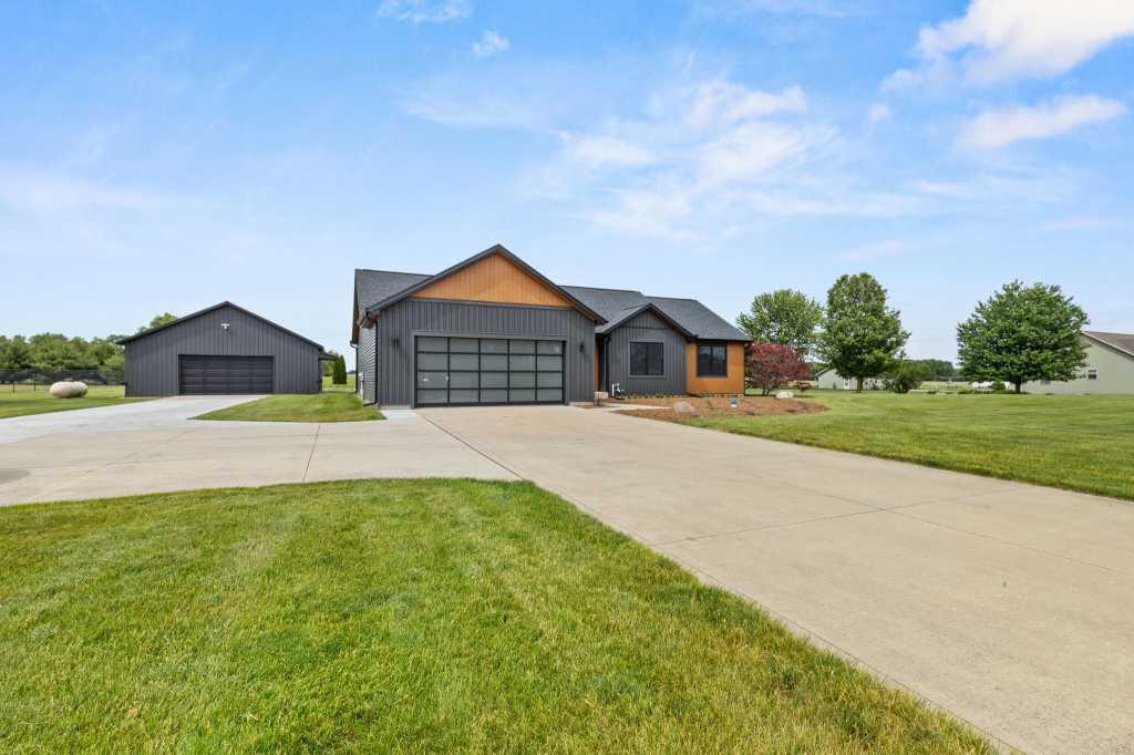 20872 State Line Road Edwardsburg MI 49112