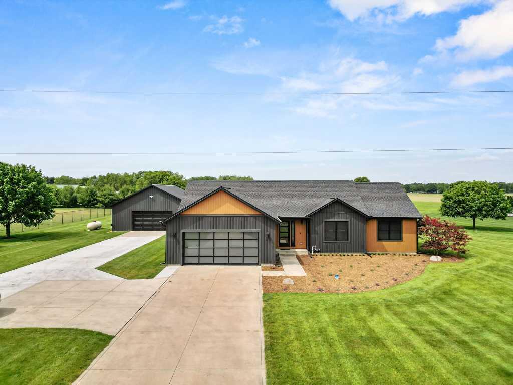20872 State Line Road Edwardsburg MI 49112
