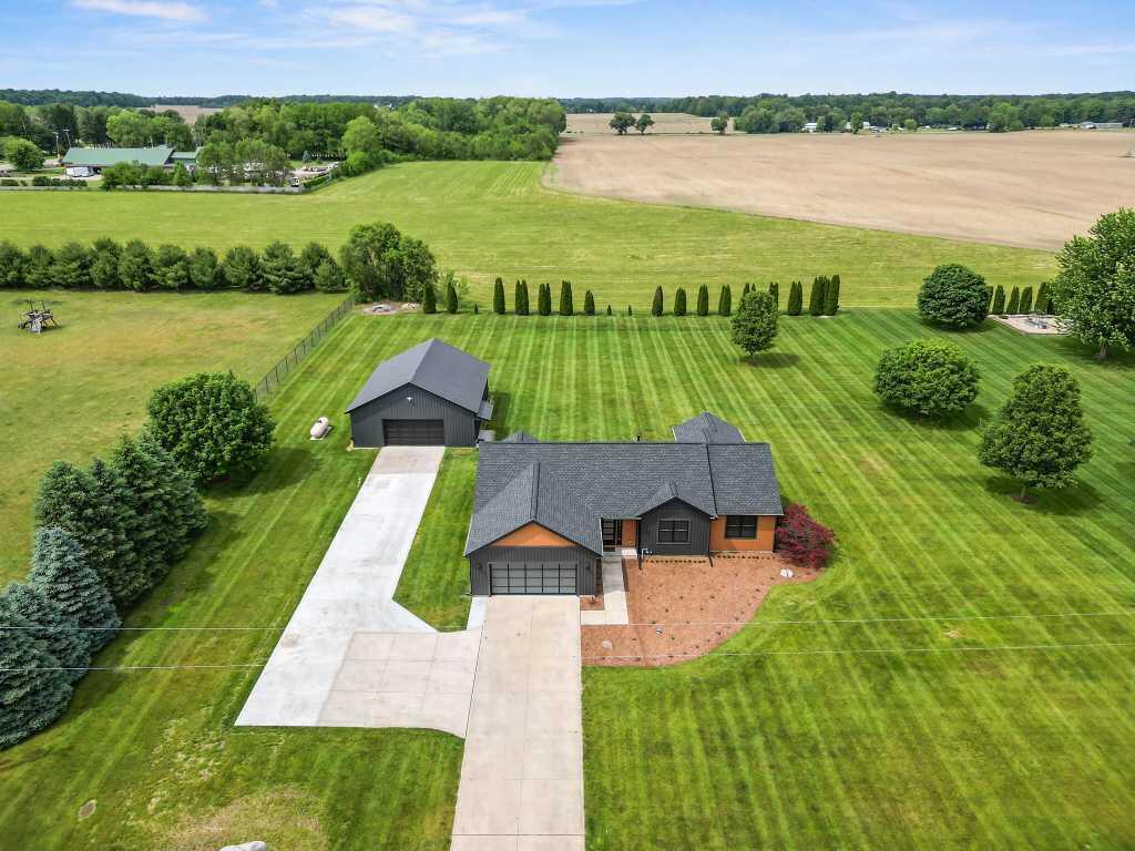 20872 State Line Road Edwardsburg MI 49112