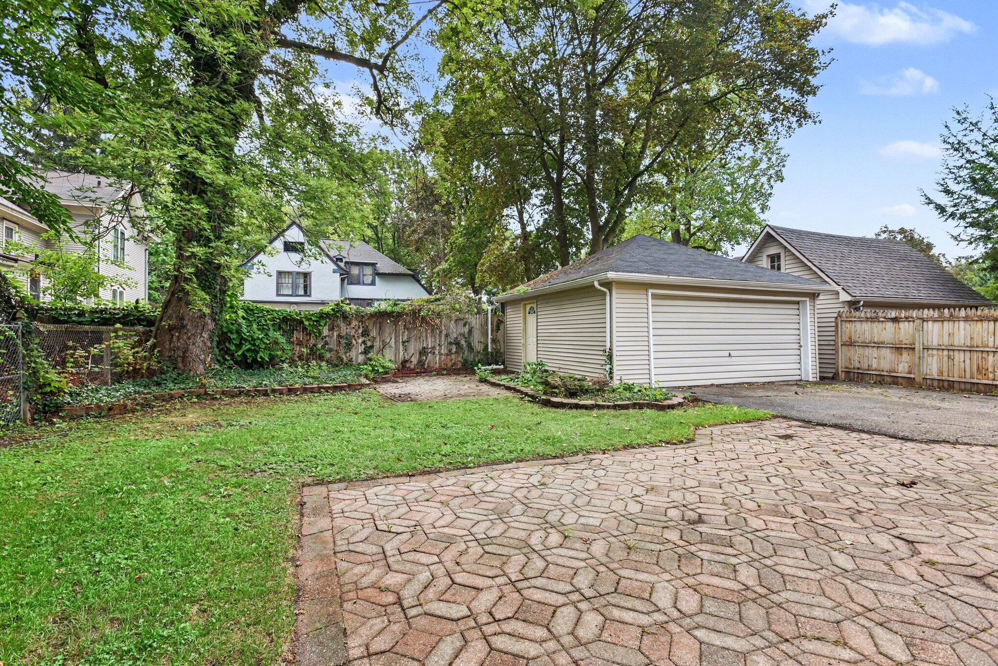 2511 Glenwood Drive Kalamazoo MI 49008