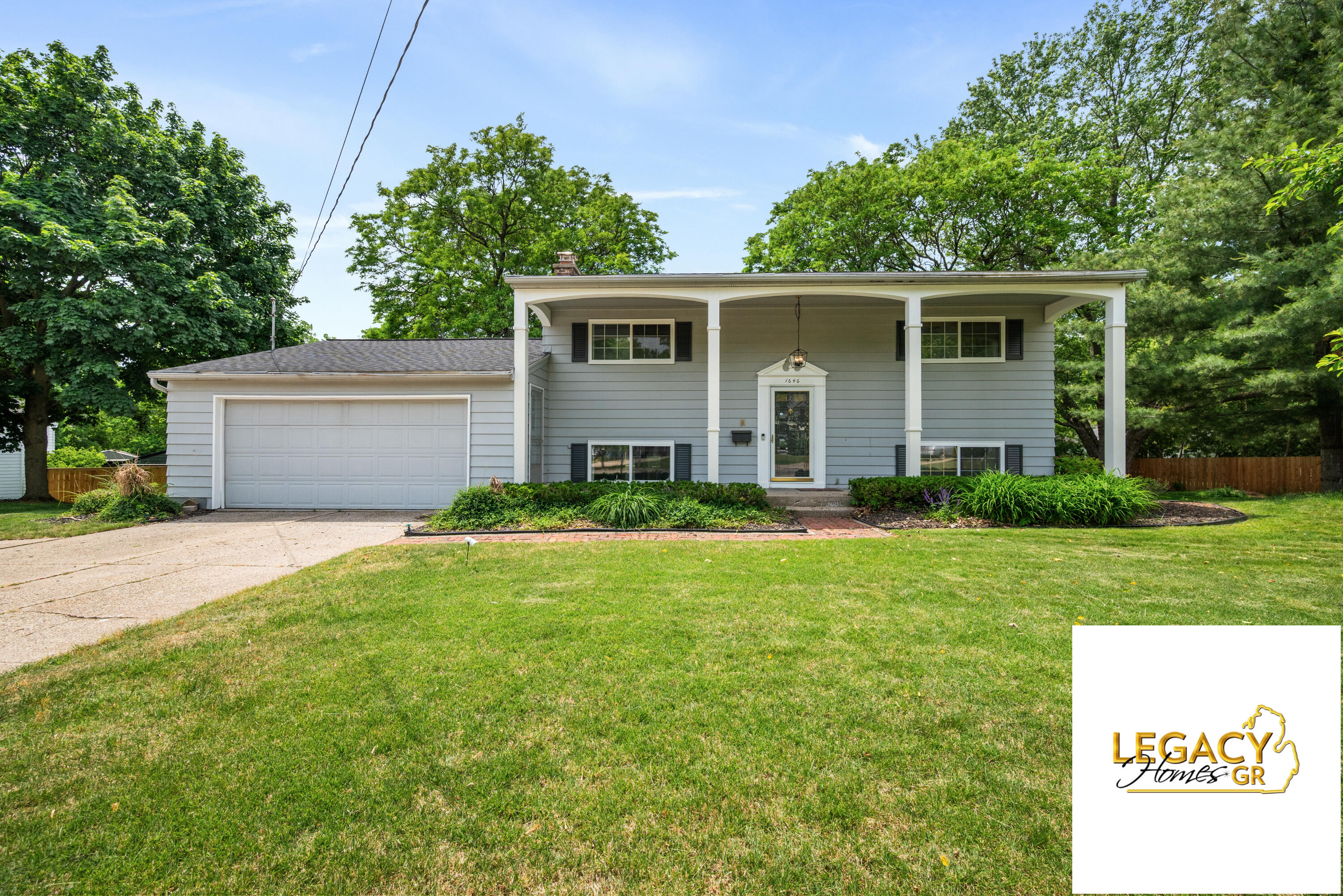1646 Rose Parkway SE Grand Rapids MI 49506
