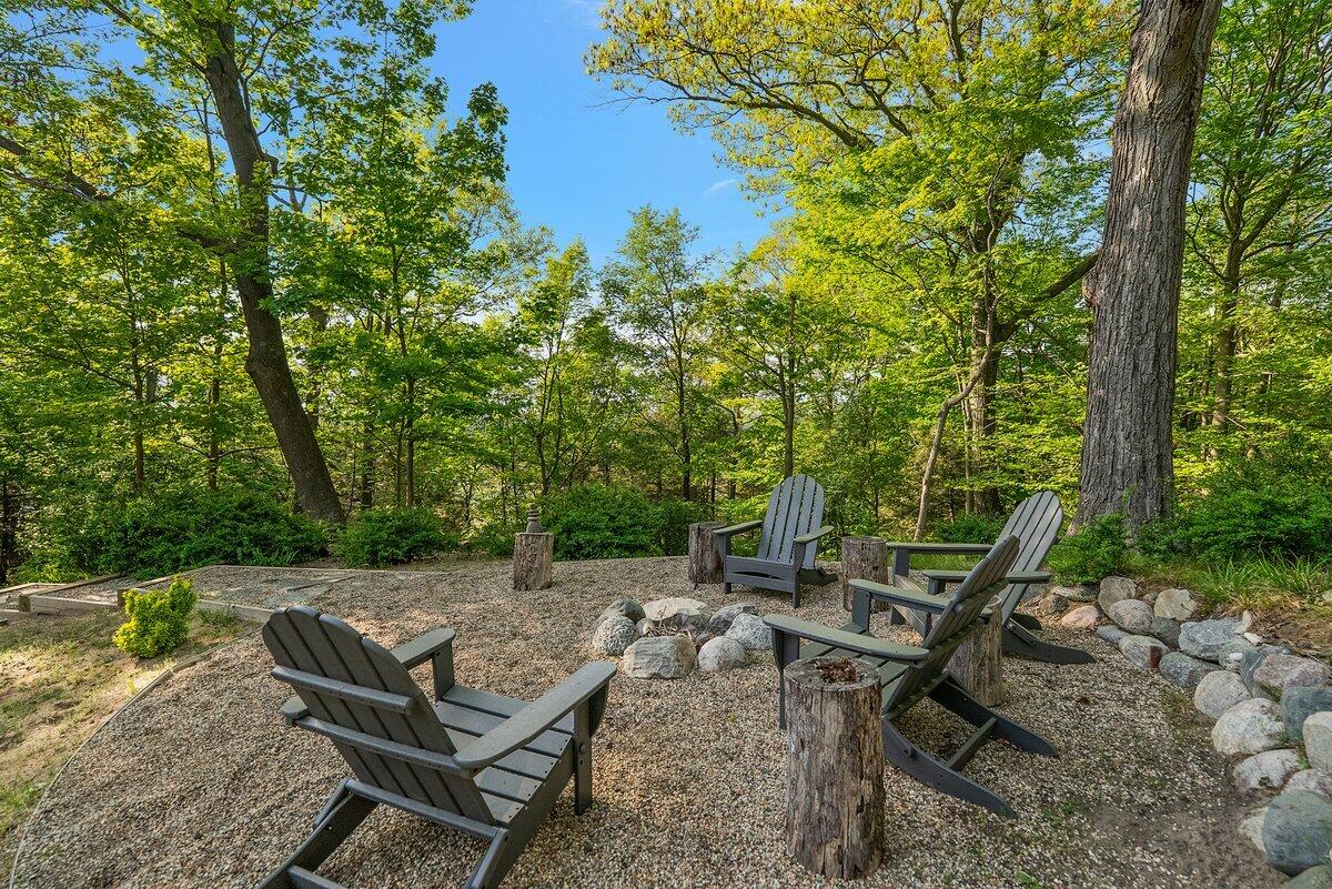 690 Dunegrass Circle Drive Saugatuck MI 49453