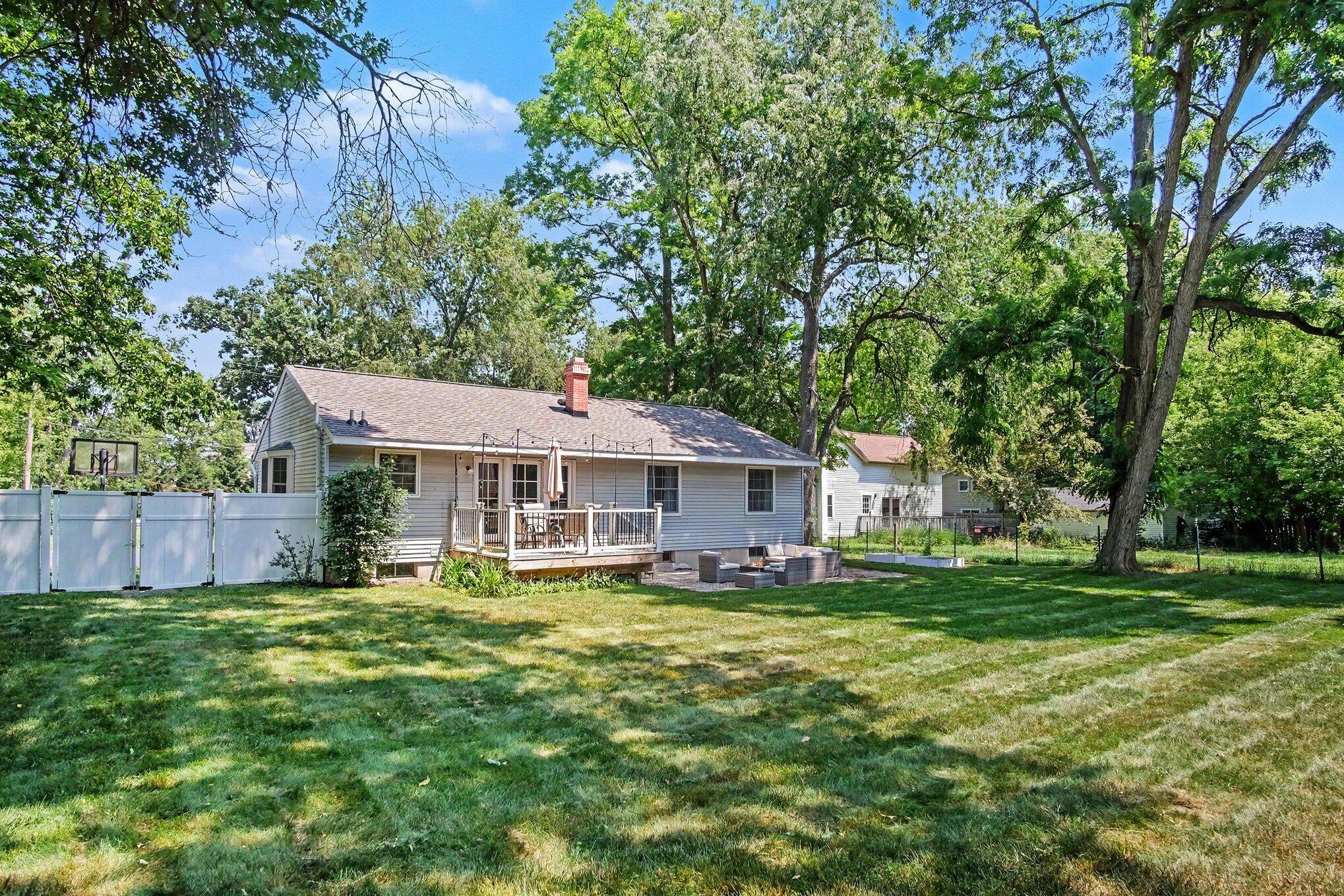 6146 Burton Street SE Grand Rapids MI 49546