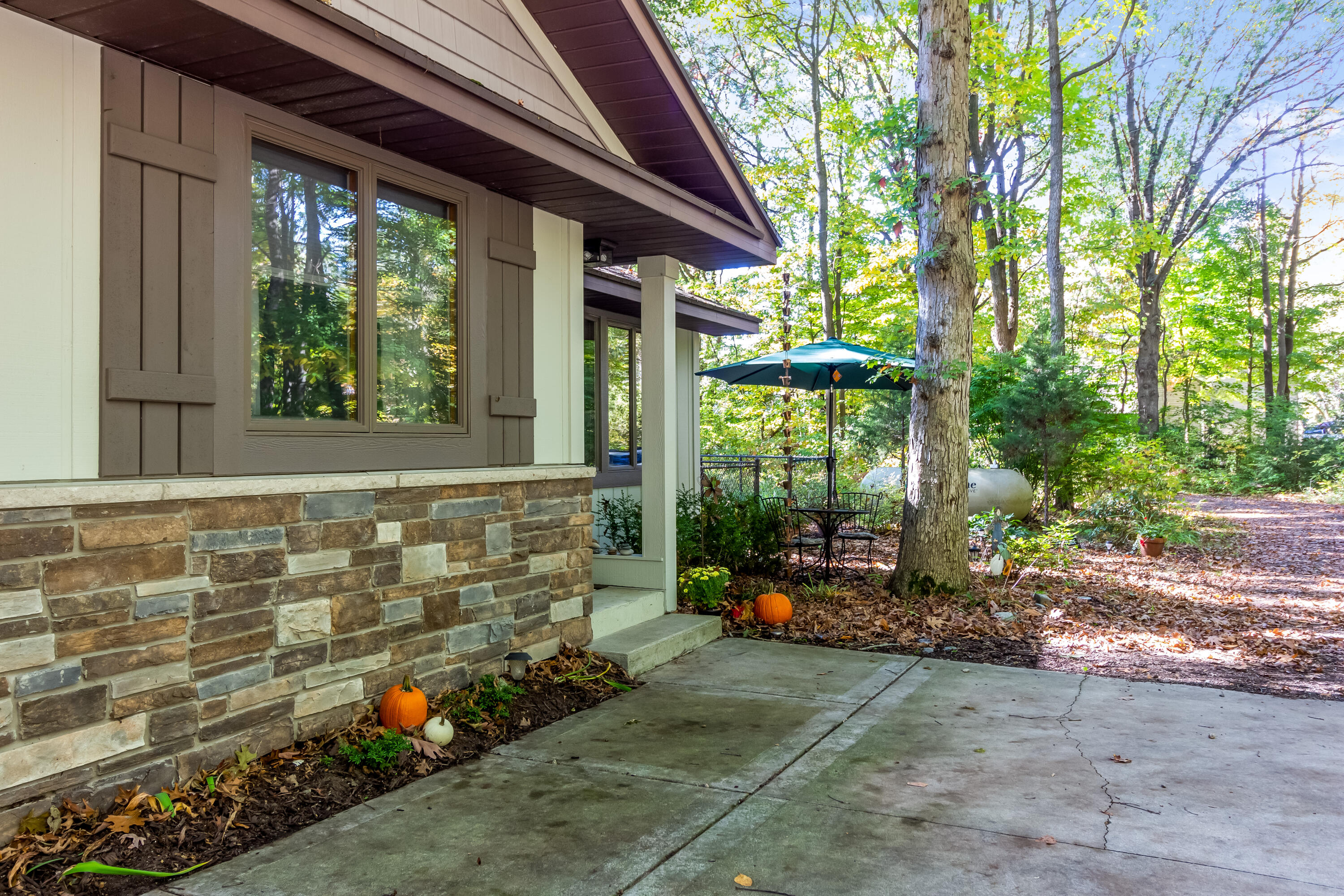 6565 Riverside Road Fennville MI 49408