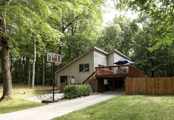 1430 N Scenic Drive Muskegon MI 49445