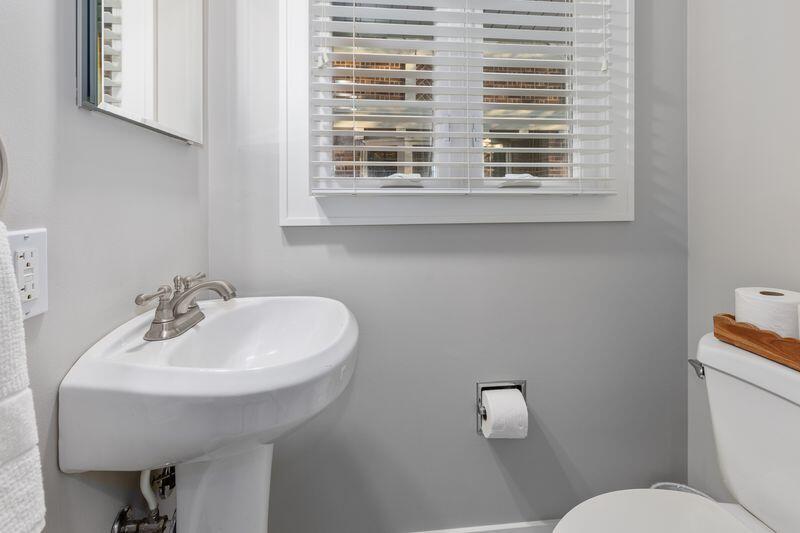 2441 Oakwood Avenue NE Grand Rapids MI 49505