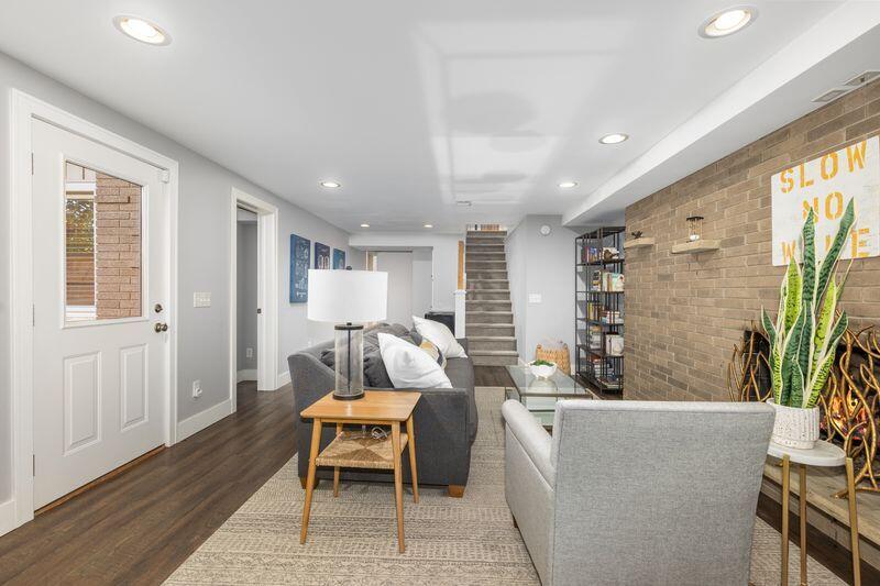 2441 Oakwood Avenue NE Grand Rapids MI 49505