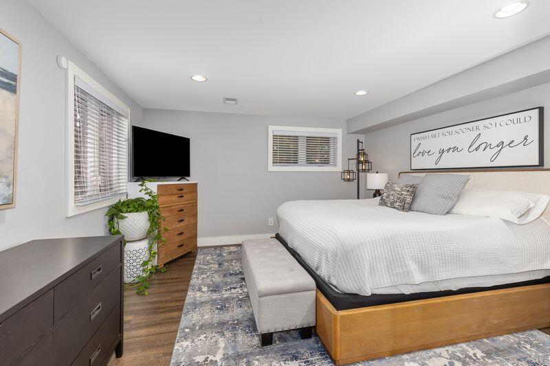 2441 Oakwood Avenue NE Grand Rapids MI 49505