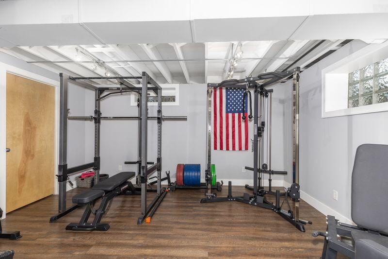 2441 Oakwood Avenue NE Grand Rapids MI 49505