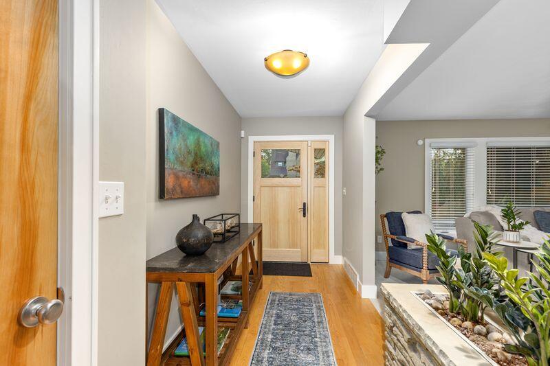 2441 Oakwood Avenue NE Grand Rapids MI 49505