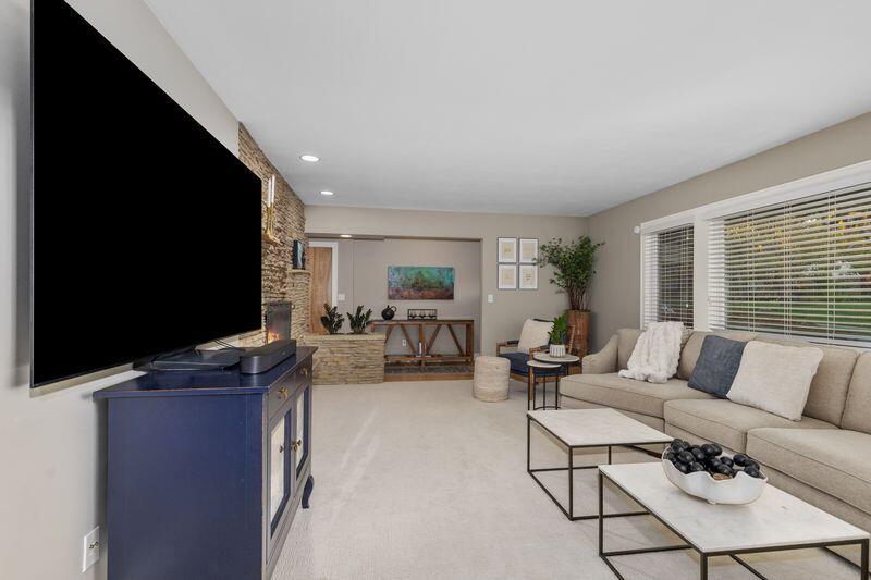 2441 Oakwood Avenue NE Grand Rapids MI 49505