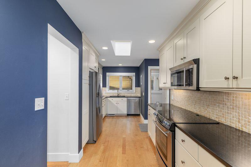 2441 Oakwood Avenue NE Grand Rapids MI 49505