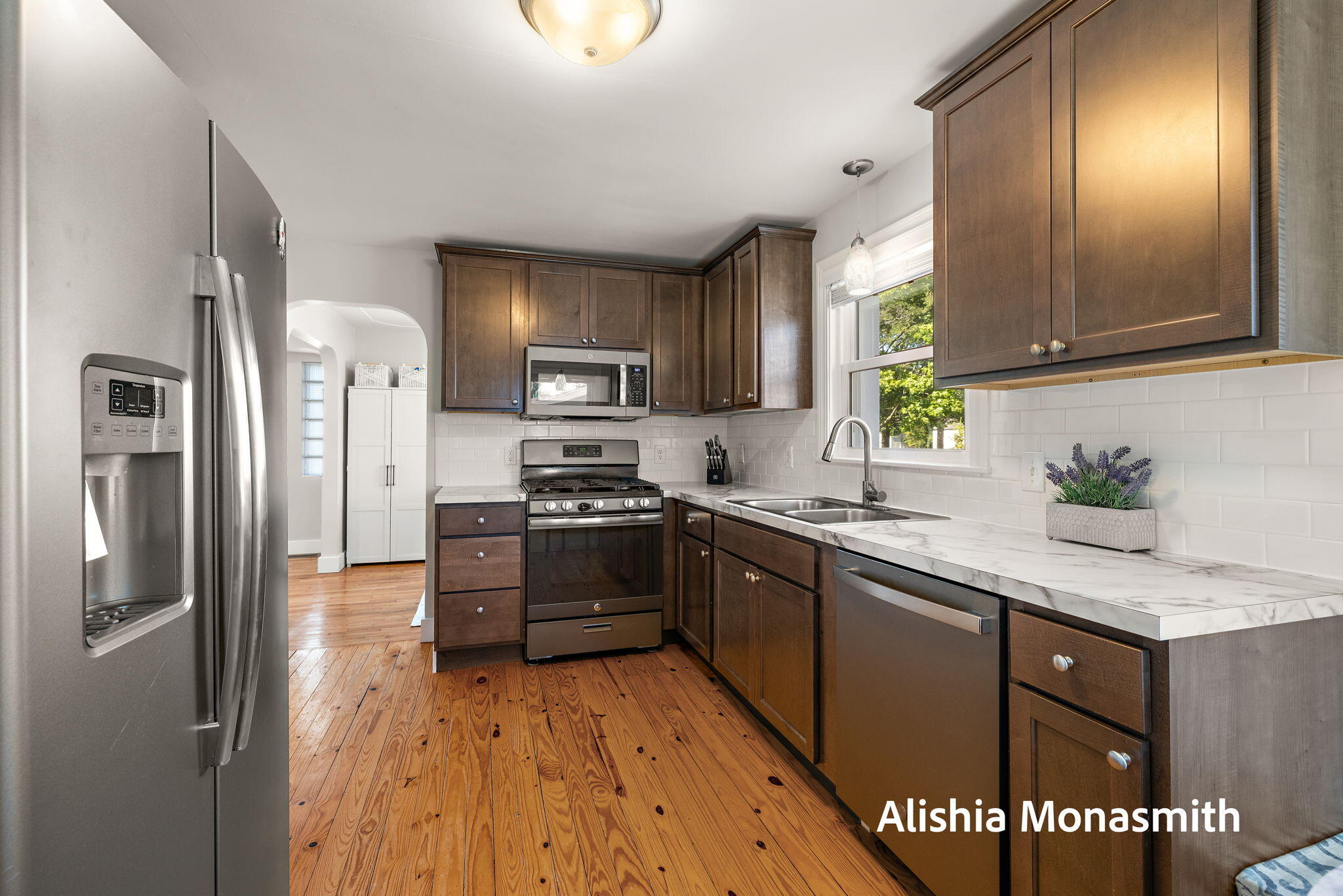 938 Colfax Avenue Grand Haven MI 49417