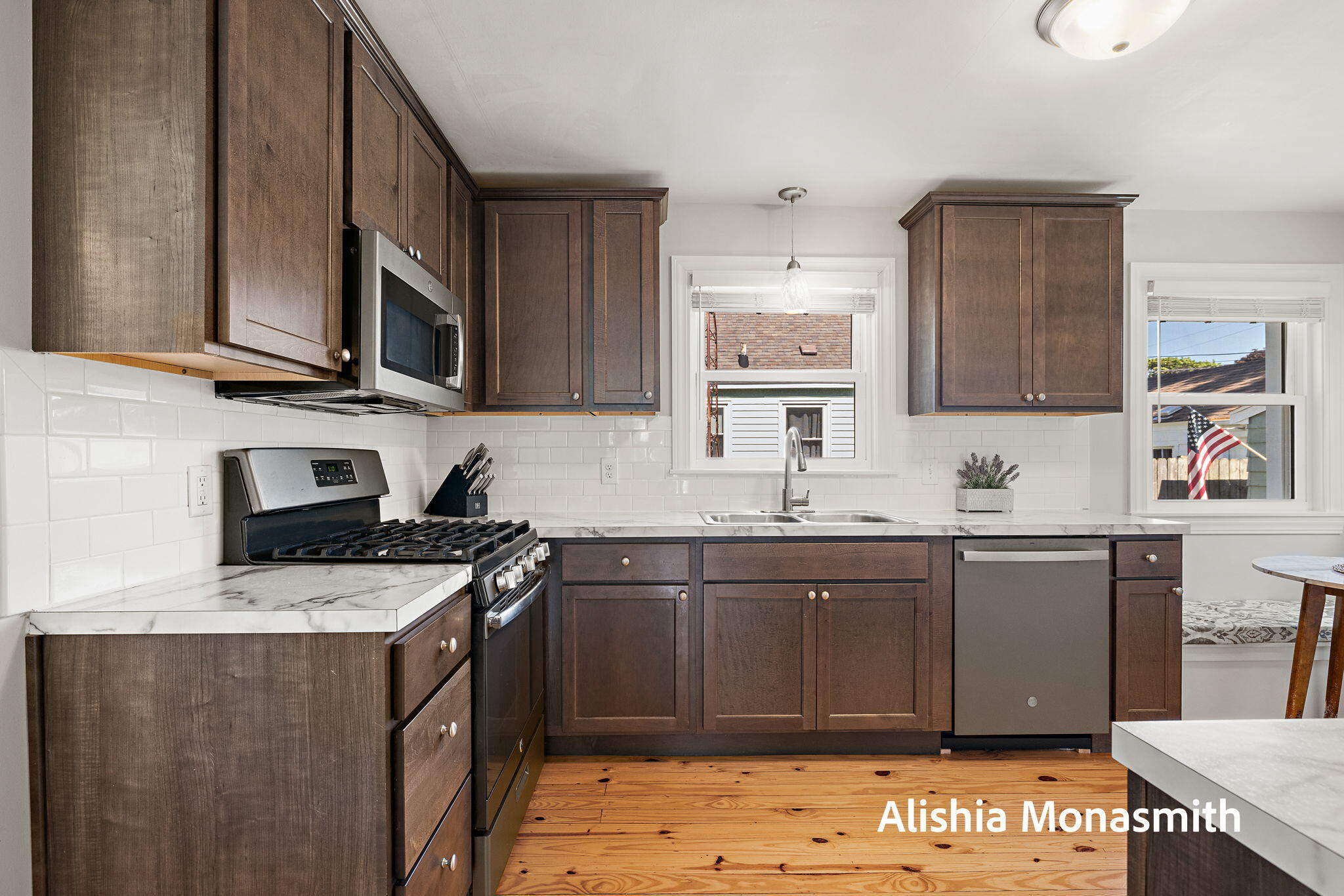 938 Colfax Avenue Grand Haven MI 49417