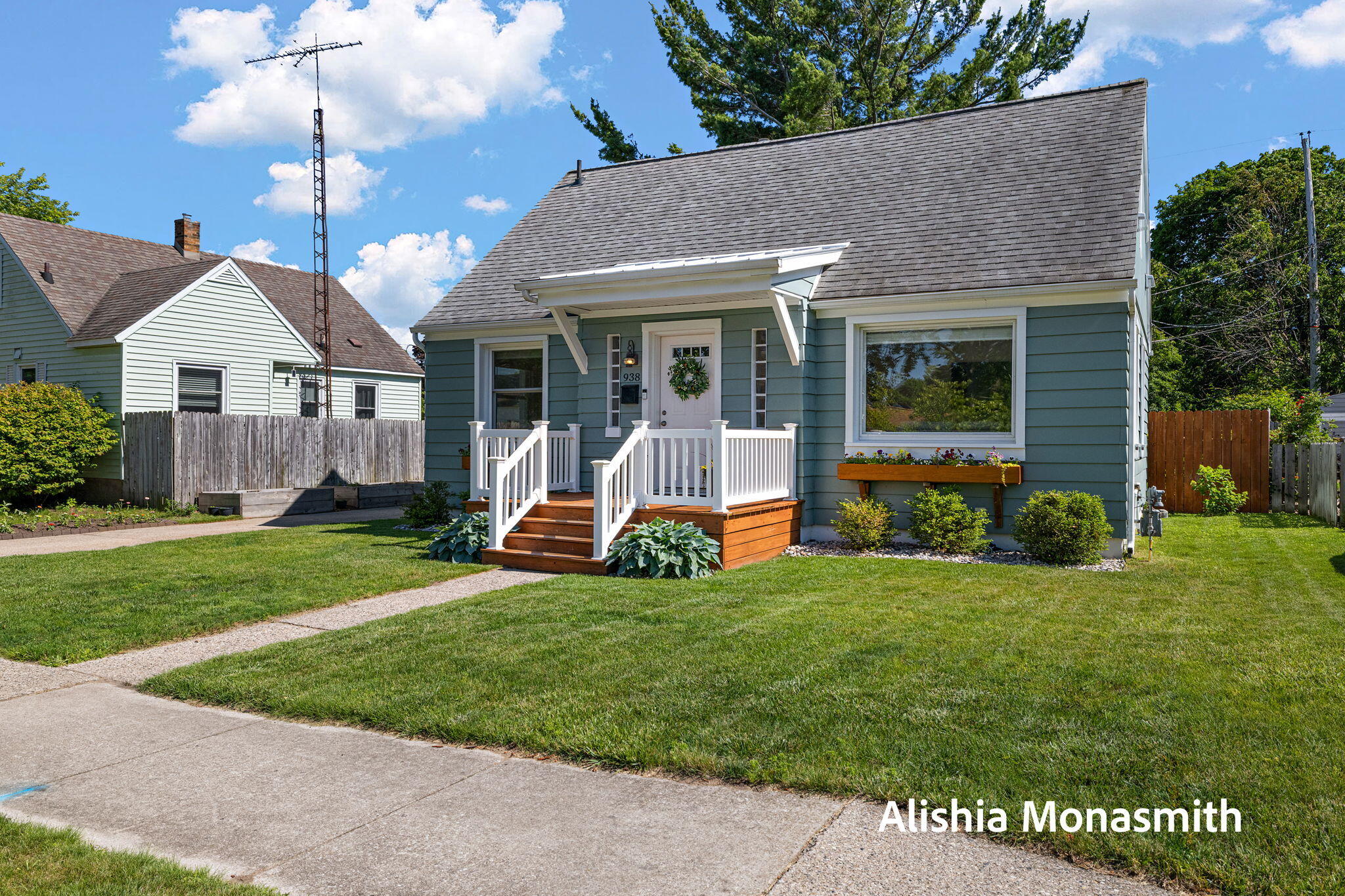 938 Colfax Avenue Grand Haven MI 49417