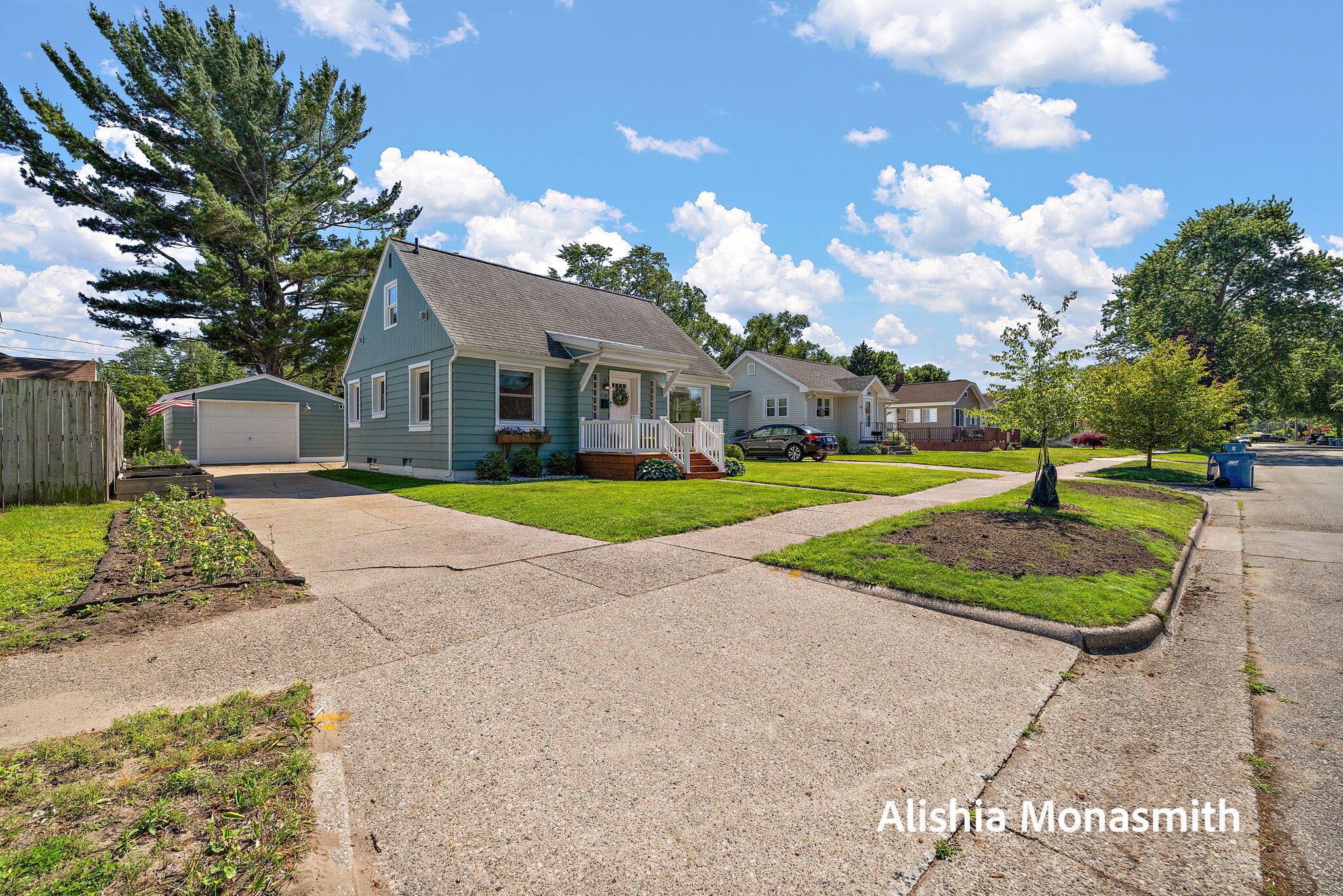 938 Colfax Avenue Grand Haven MI 49417