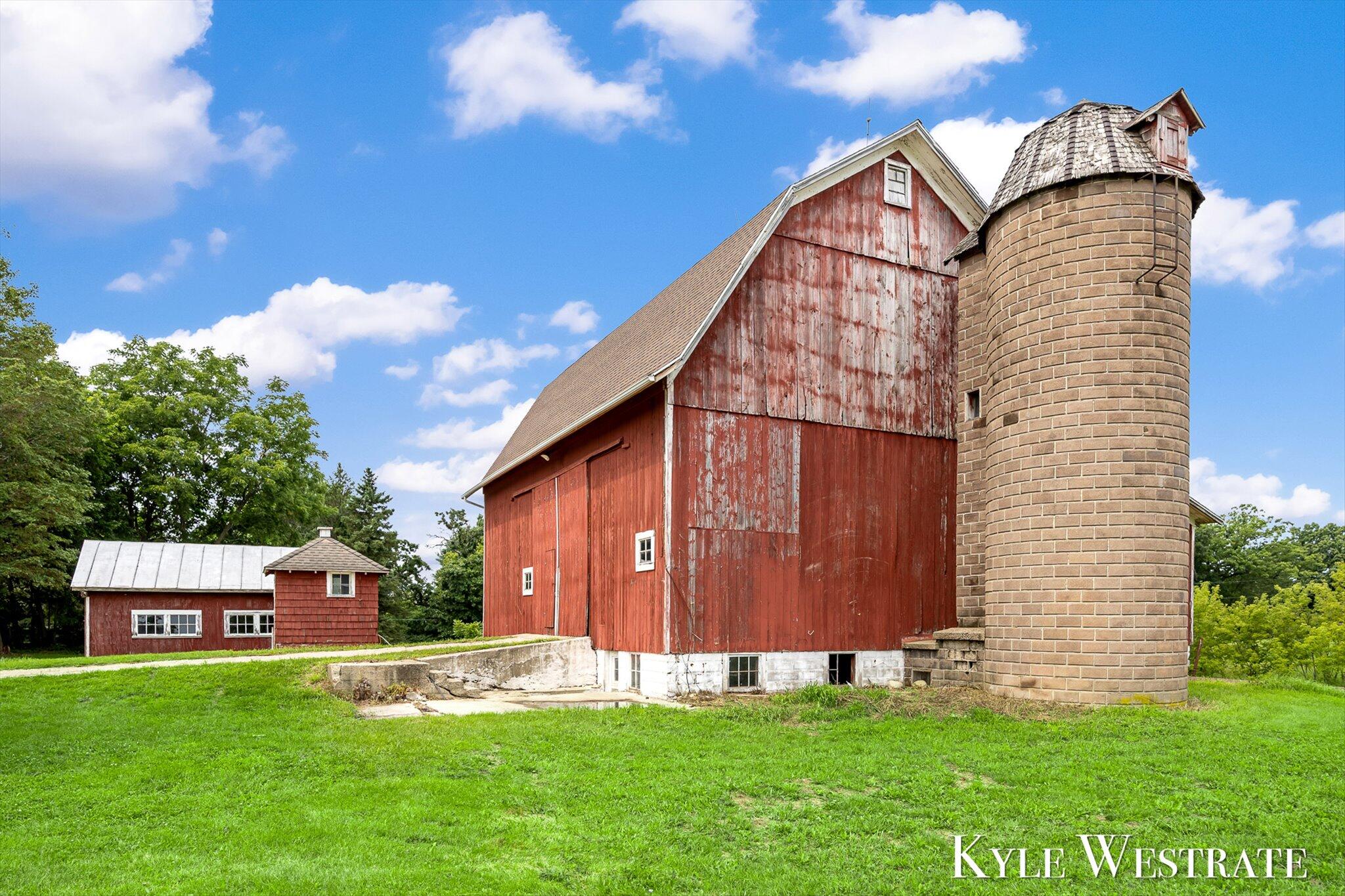 6411 11 Mile Road NE Rockford MI 49341