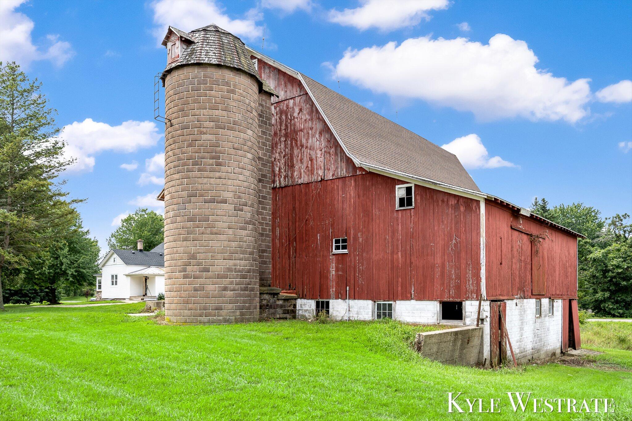6411 11 Mile Road NE Rockford MI 49341