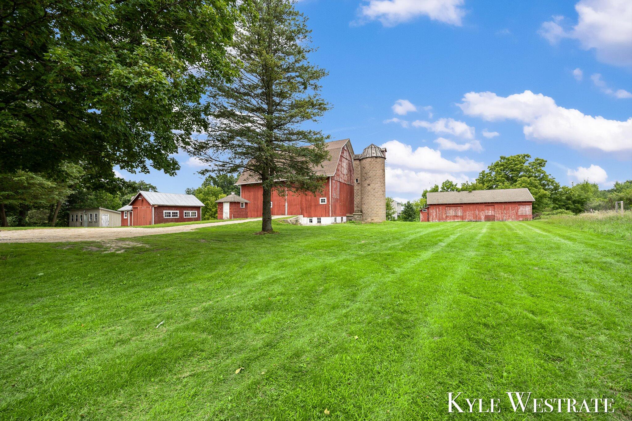 6411 11 Mile Road NE Rockford MI 49341