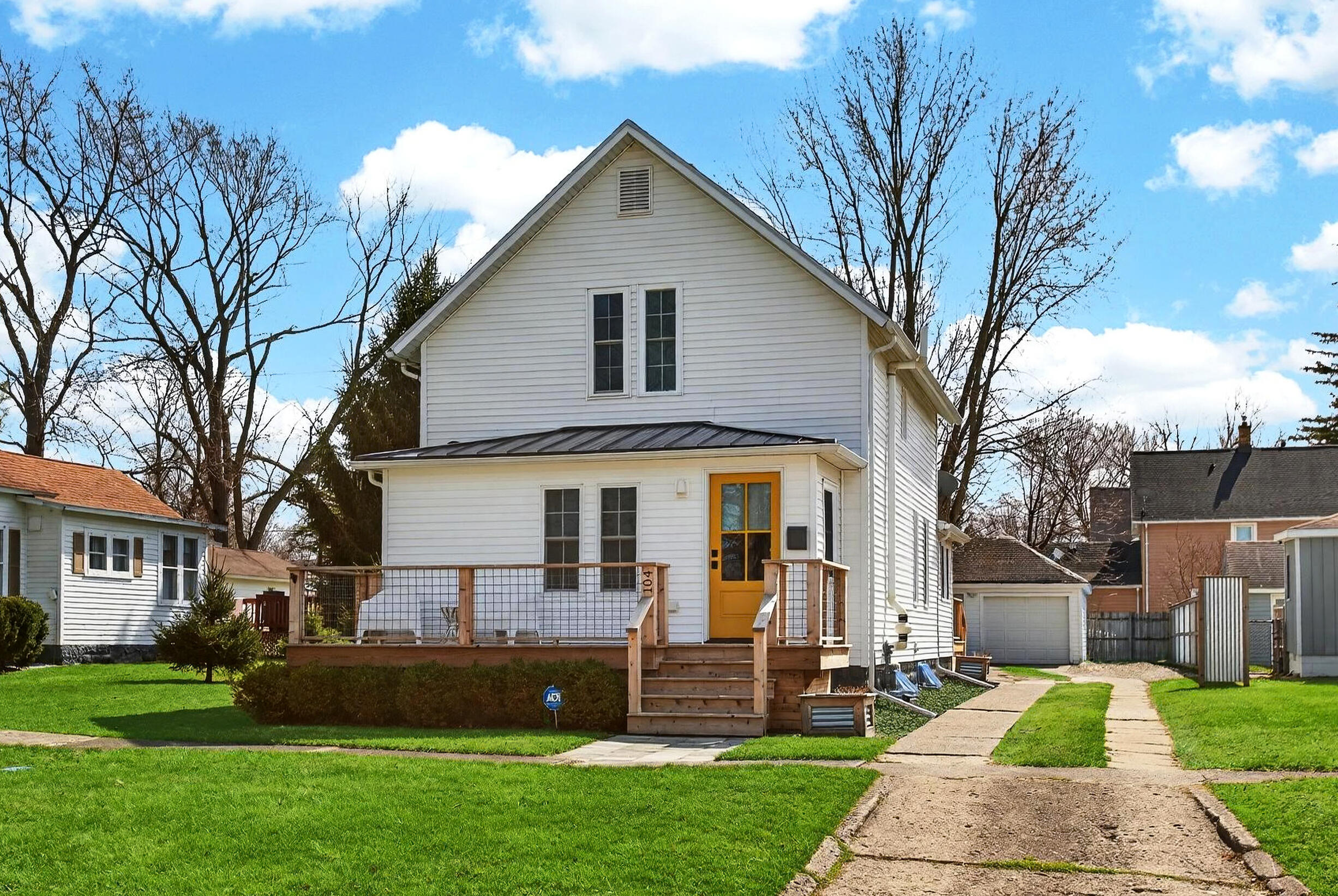104 E Locust Street Three Oaks MI 49128