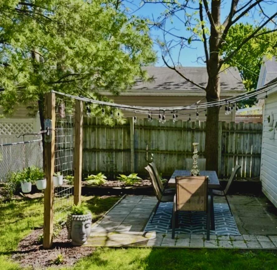 104 E Locust Street Three Oaks MI 49128