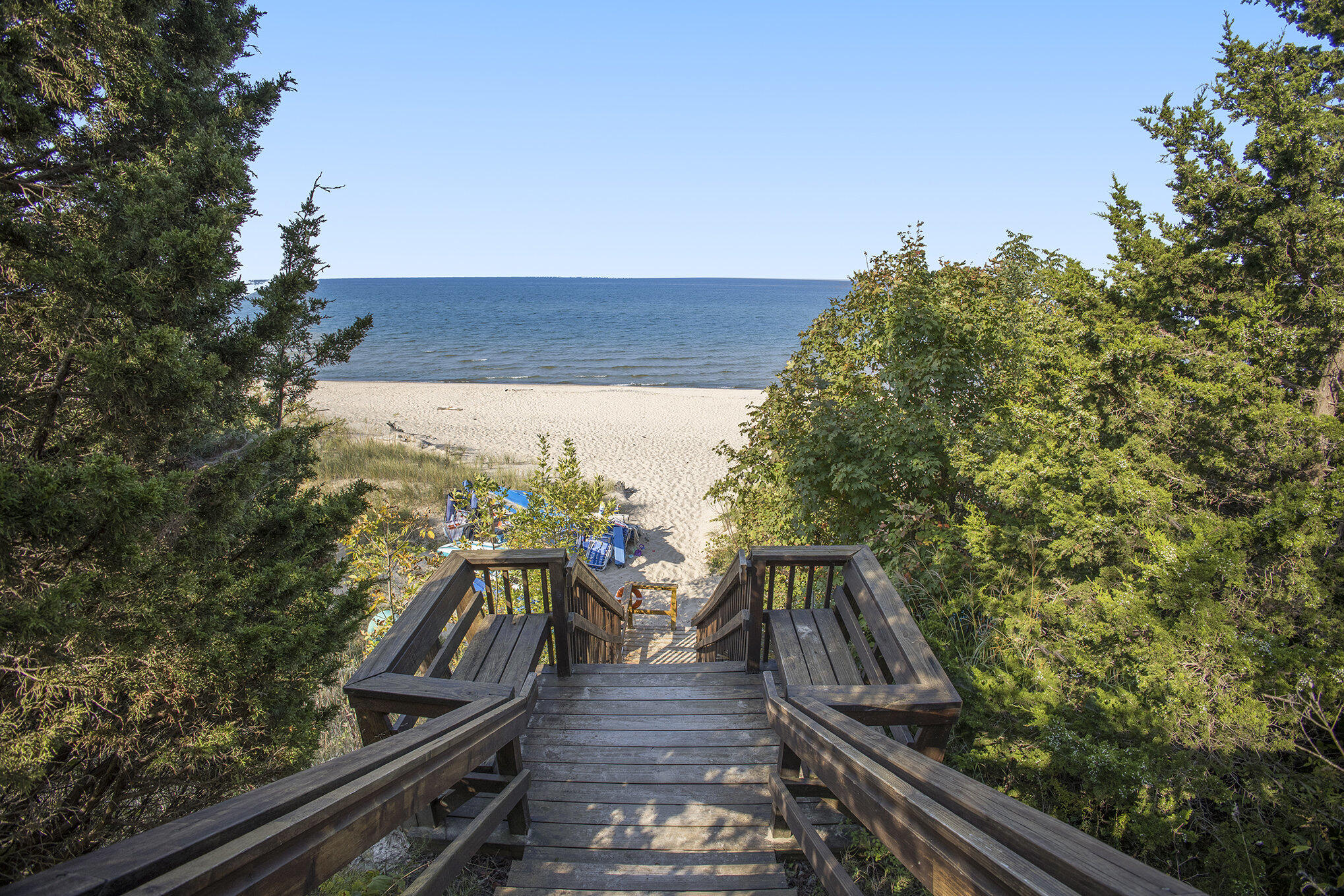 475 Lakeshore Drive South Haven MI 49090
