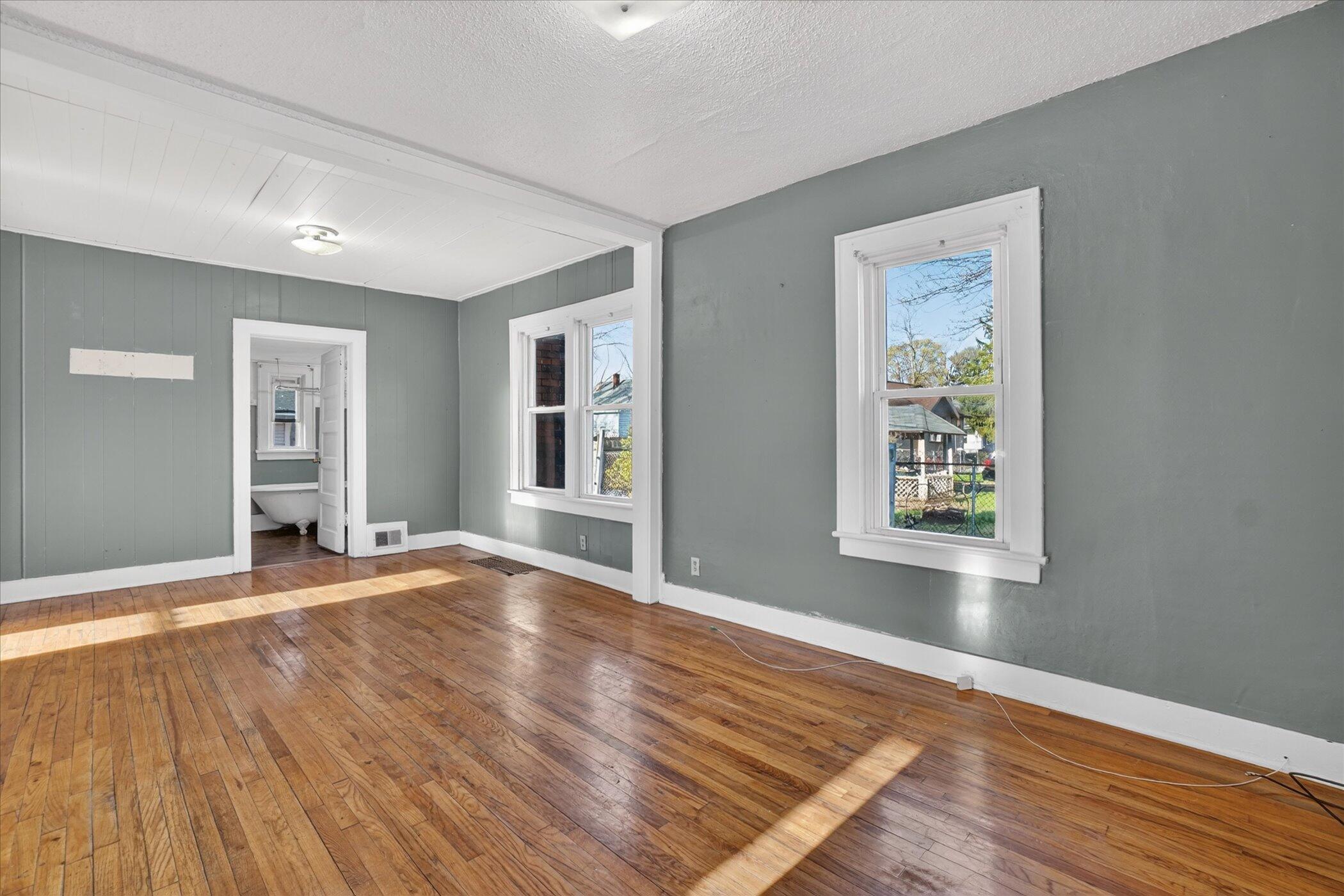 379 E Dale Avenue Muskegon MI 49442