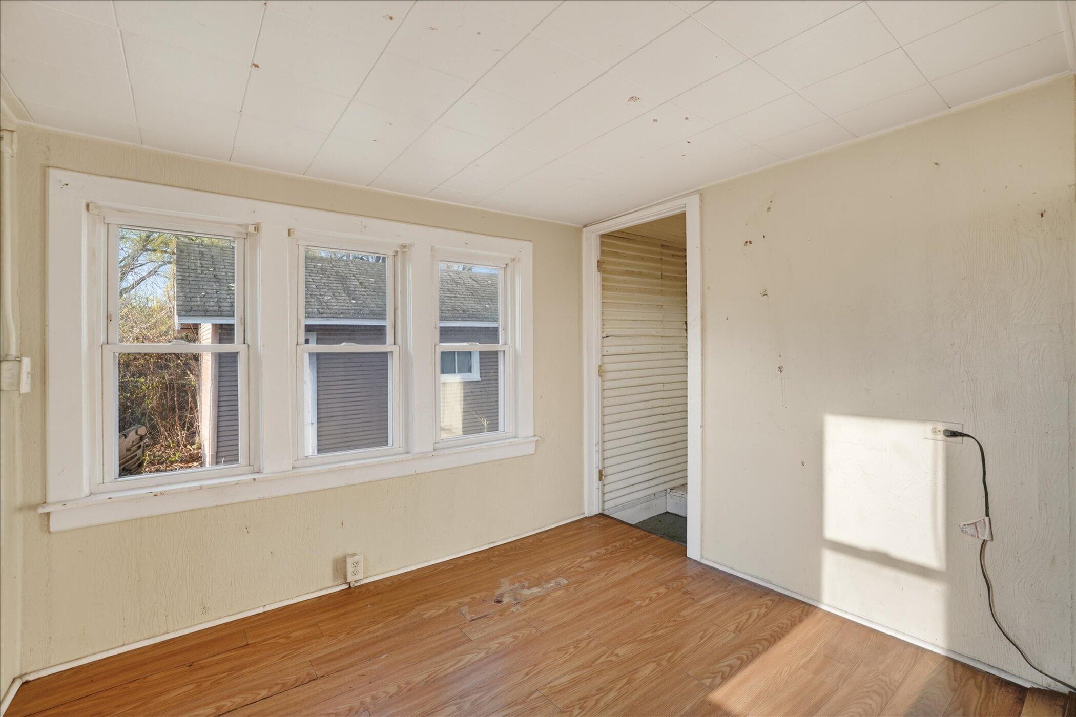 379 E Dale Avenue Muskegon MI 49442