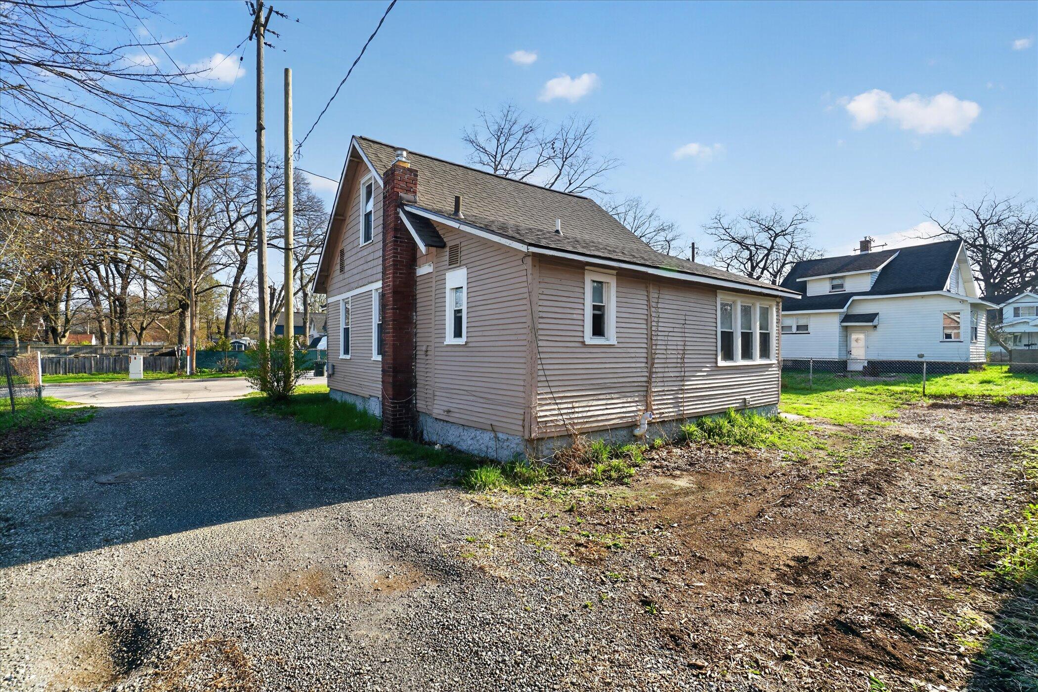 379 E Dale Avenue Muskegon MI 49442