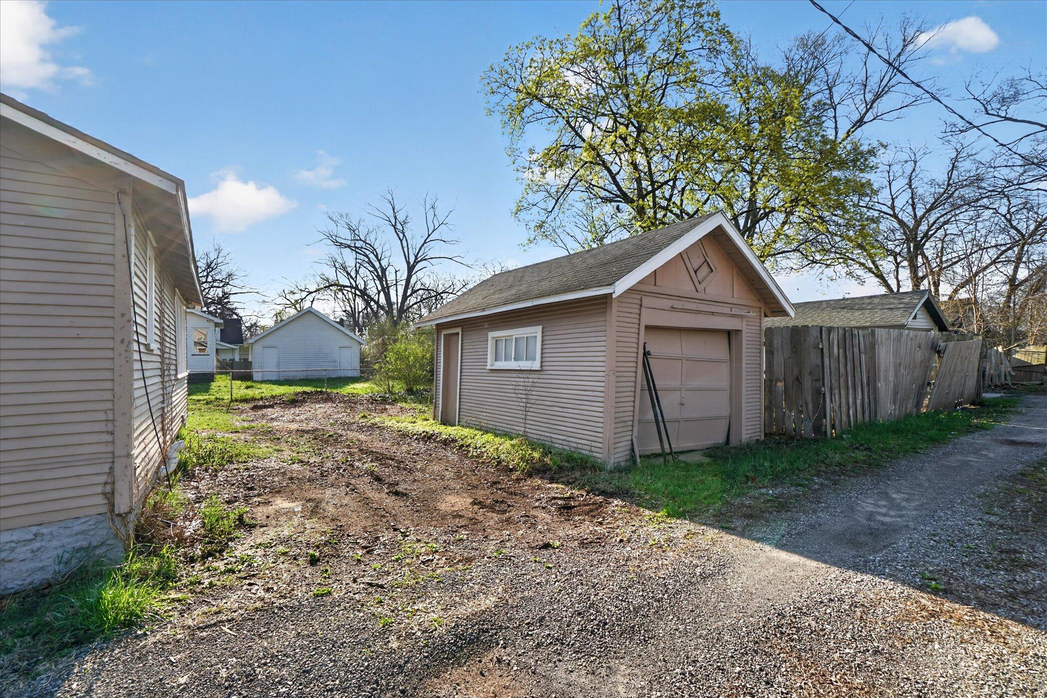 379 E Dale Avenue Muskegon MI 49442