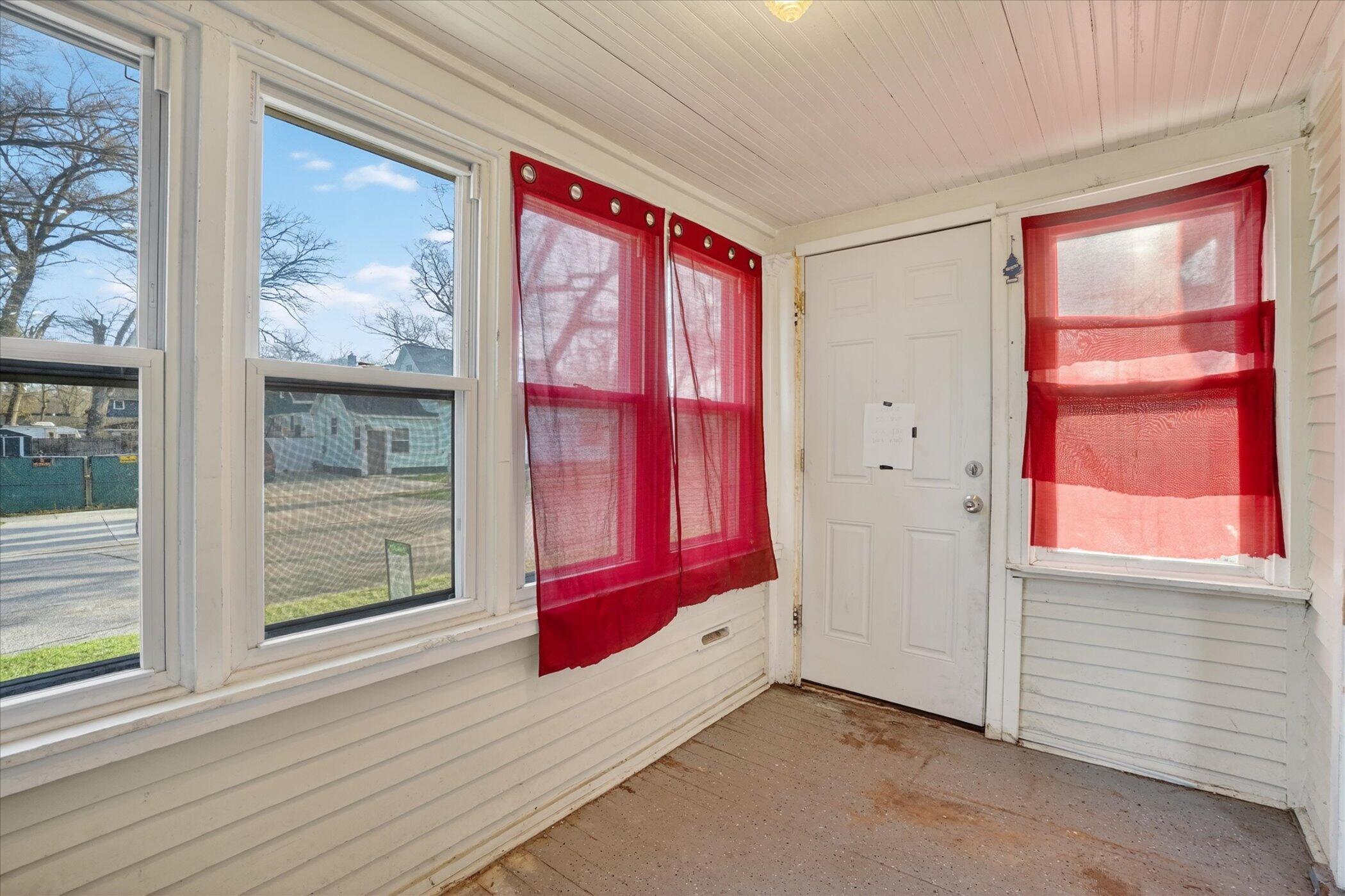 379 E Dale Avenue Muskegon MI 49442