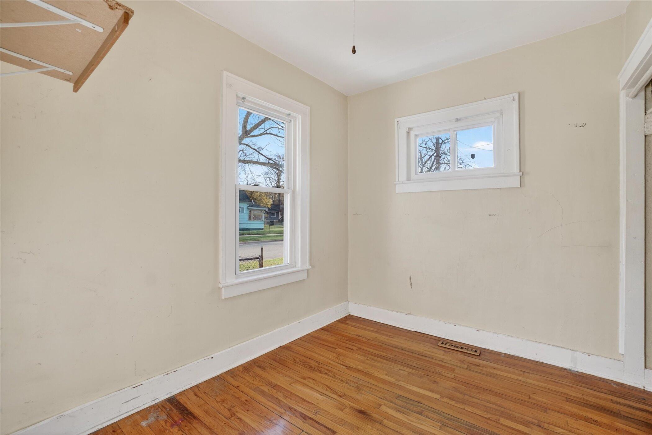 379 E Dale Avenue Muskegon MI 49442